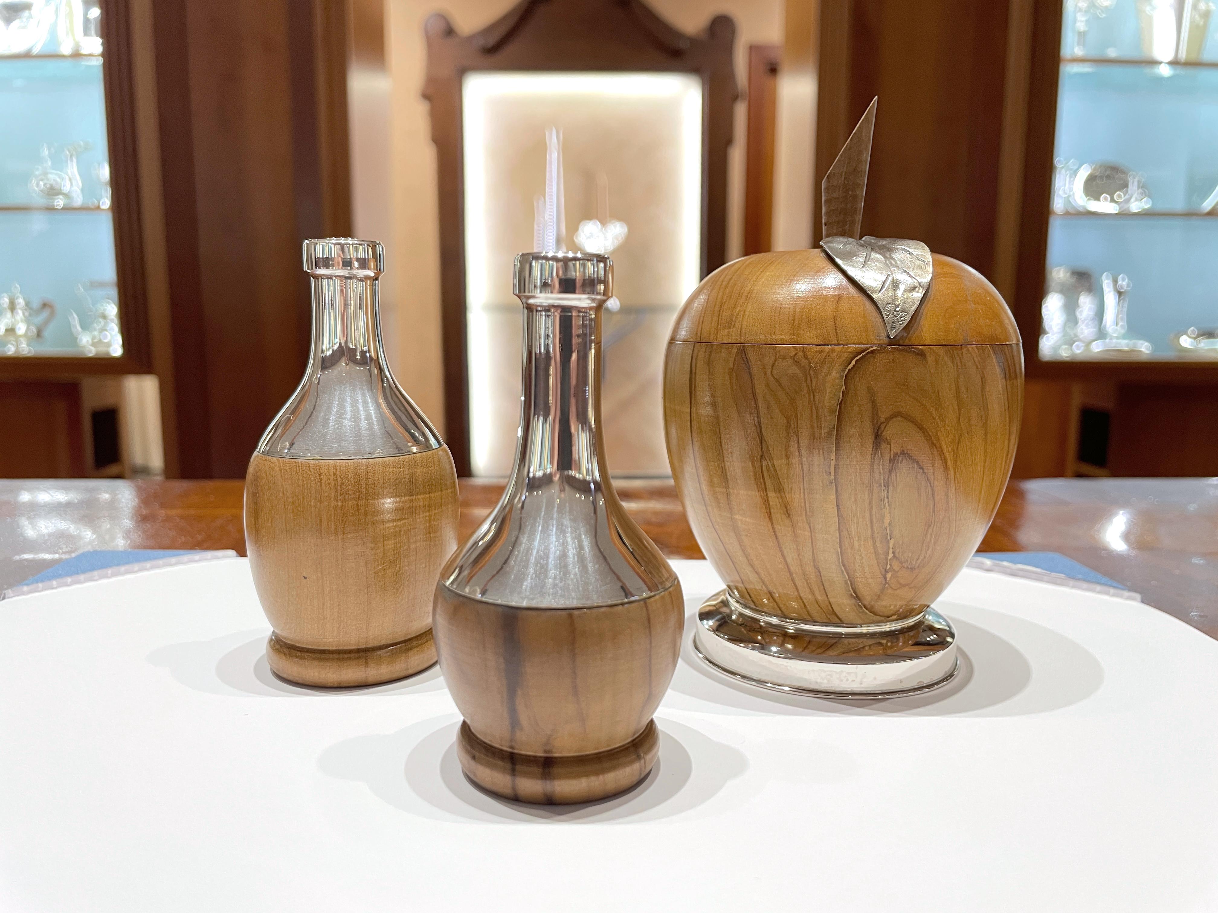 Salt Pepper set and small snack container made of olive wood and silver 800 For Sale 8