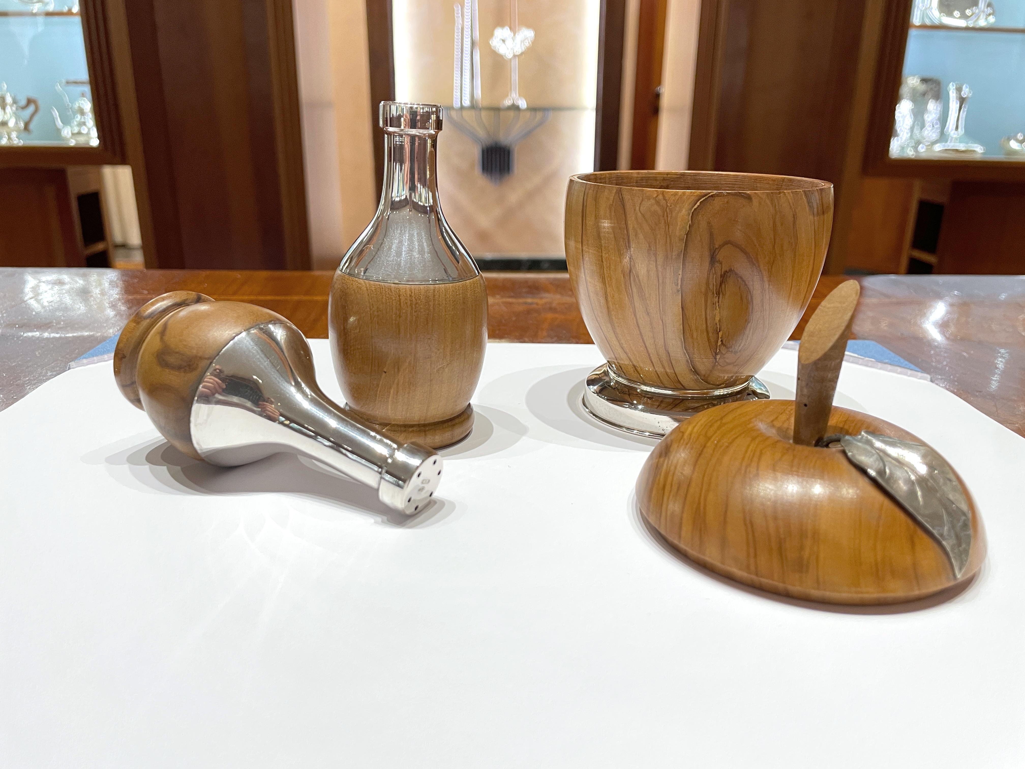 Salt Pepper set and small snack container made of olive wood and silver 800 For Sale 9