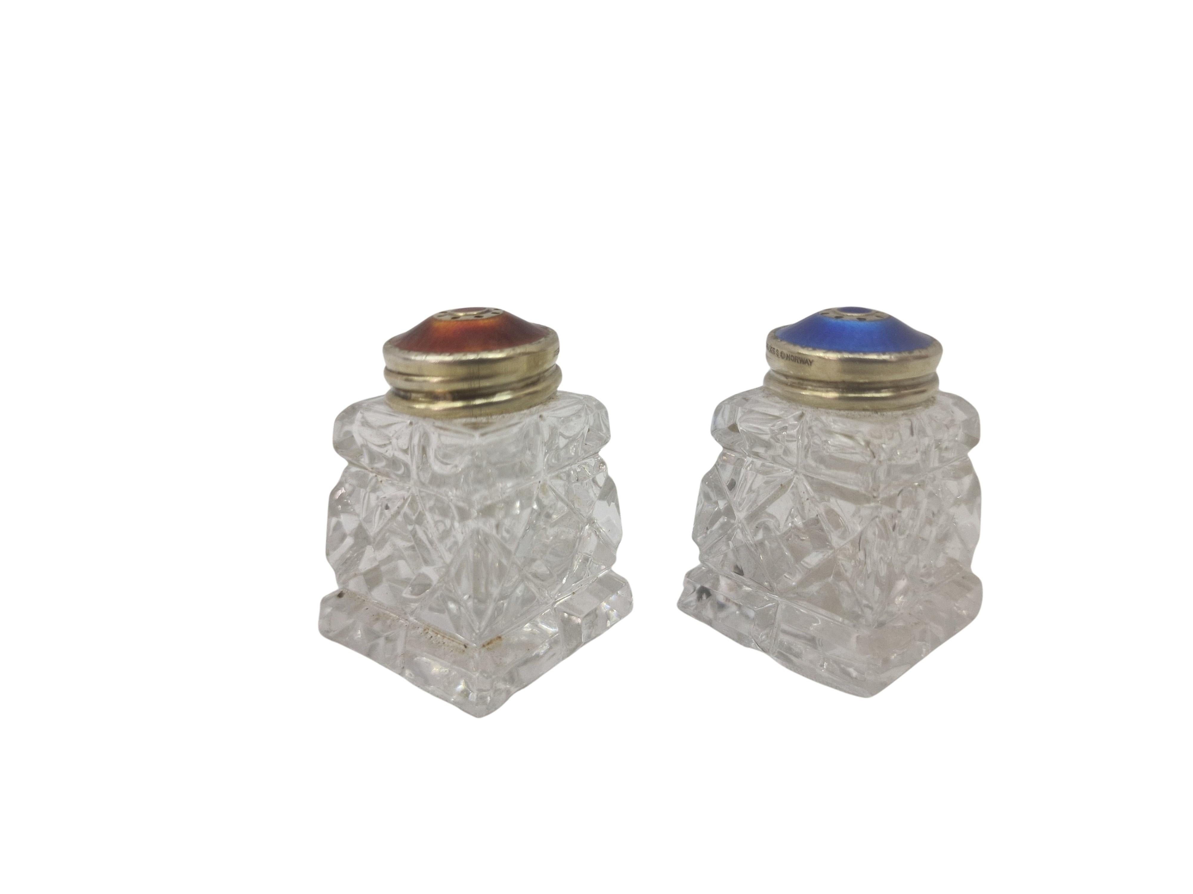 Set Salt and Pepper Sterling Silver gilt guilloche enamel, Art Deco 1920s Norway For Sale 3