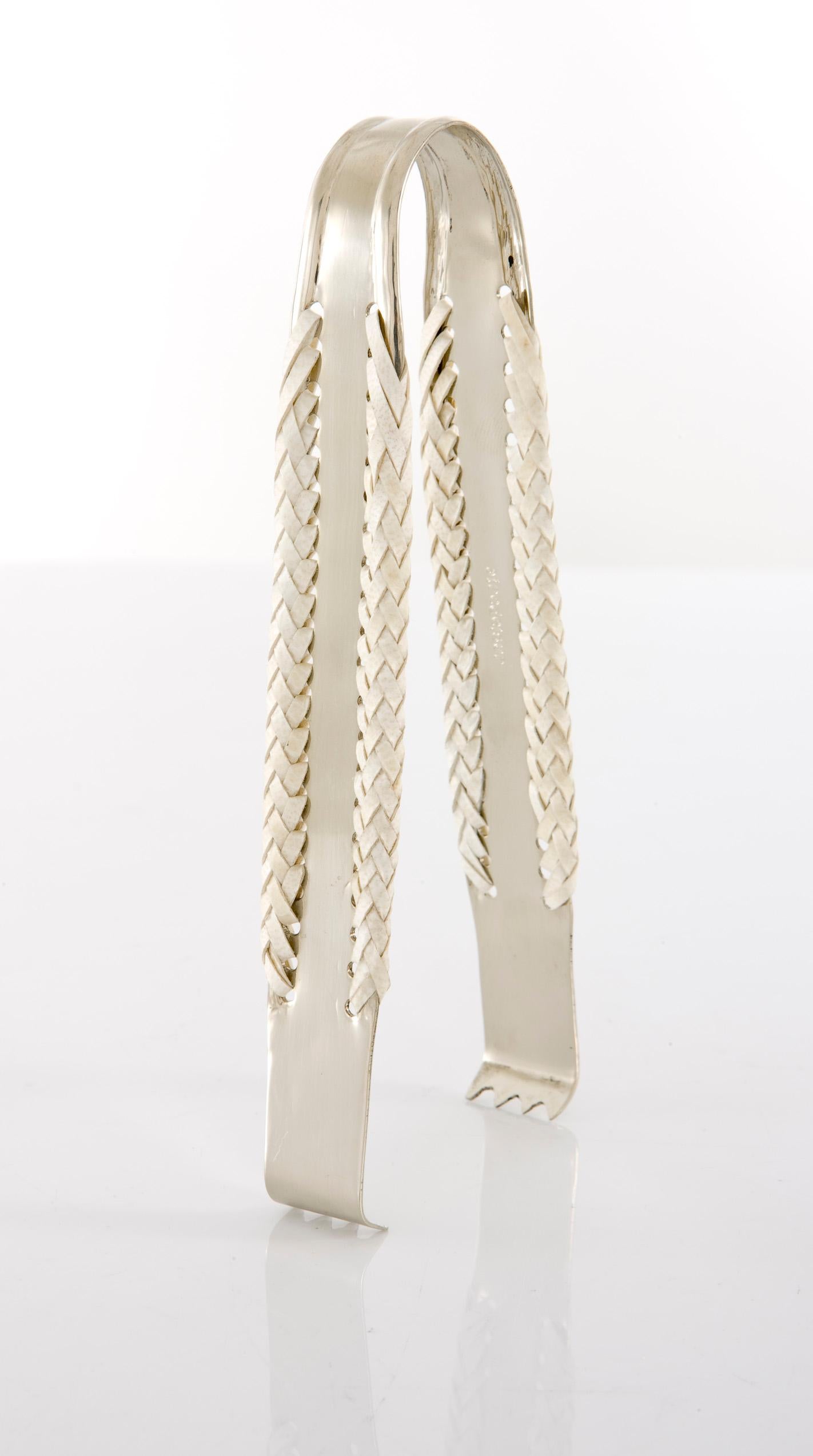 Set Salta Piccolo Secchiello da Ghiaccio e Pinza Argento Alpaca e Pelle di Capra

Questa famiglia si ispira alle forme e alle figure modellate dal vento della Valle della Luna (nella provincia di San Juan, nel nord dell'Argentina). Proviene da