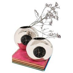 Set „Salta Round“ – mittelgroße und große Blumenvasen, Alpaka-Silber und schwarzer Onyxstein