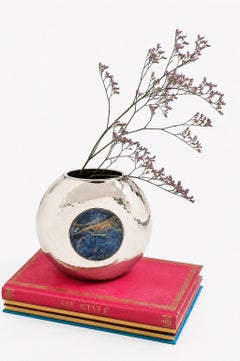 Set „Salta Round“ – mittelgroße und große Blumenvasen, Alpaka-Silber und blauer Onyx-Stein