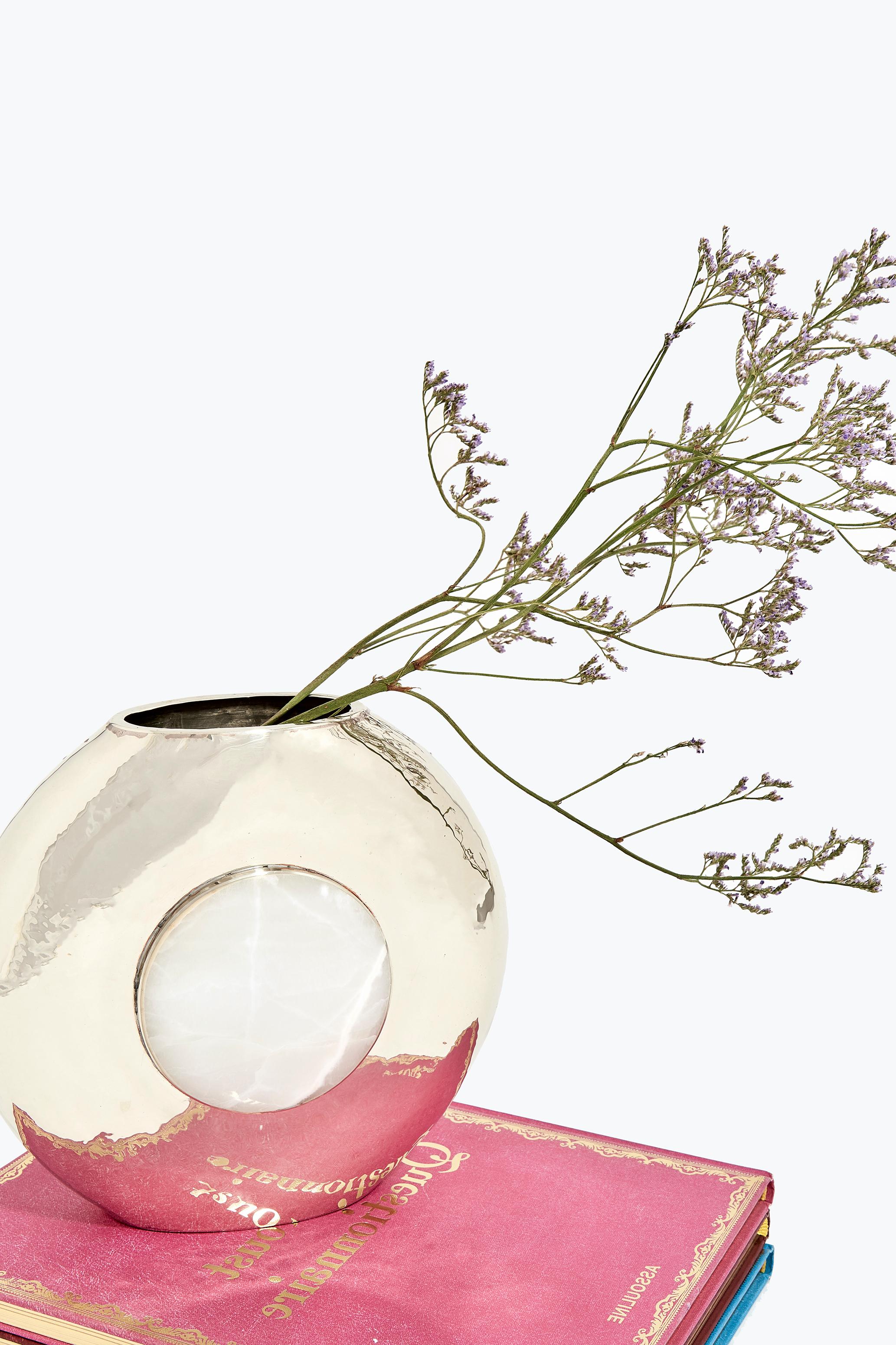 Intagliato a mano Set Salta Vasi da fiori rotondi medi e grandi, Alpaca Silver e Pietra Onice Crema in vendita
