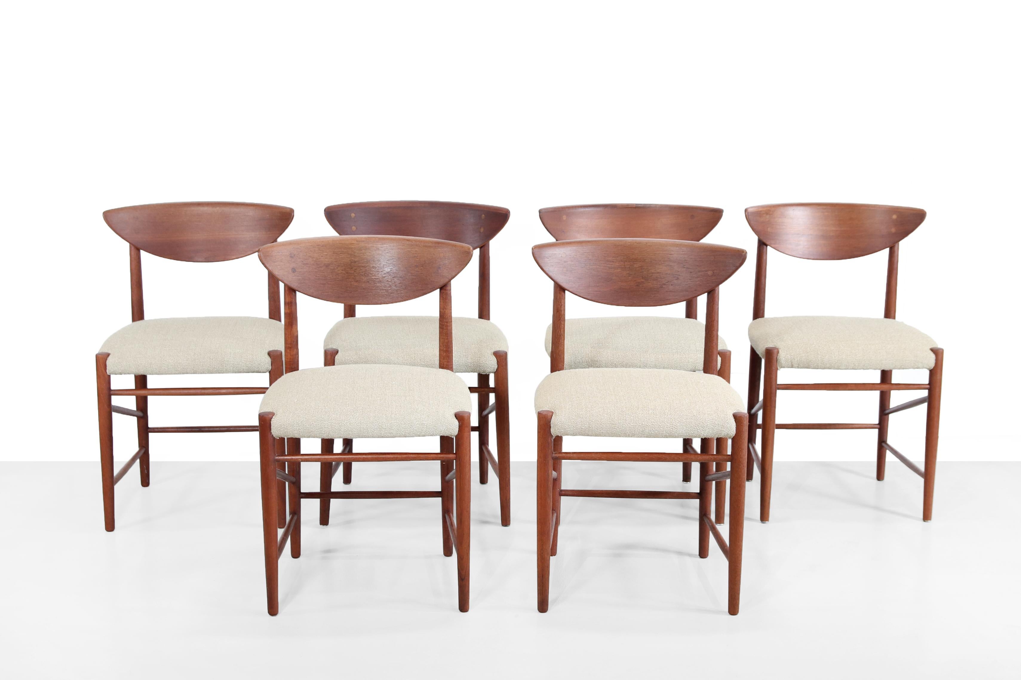 Set of 6 teak model 316 chairs designed by Peter Hvidt and Orla Molgaard Nielsen in Denmark, 1955. These chairs feature a solid teak frame and have been upholstered in a natural high quality furniture fabric. They have a very soft and comfortable