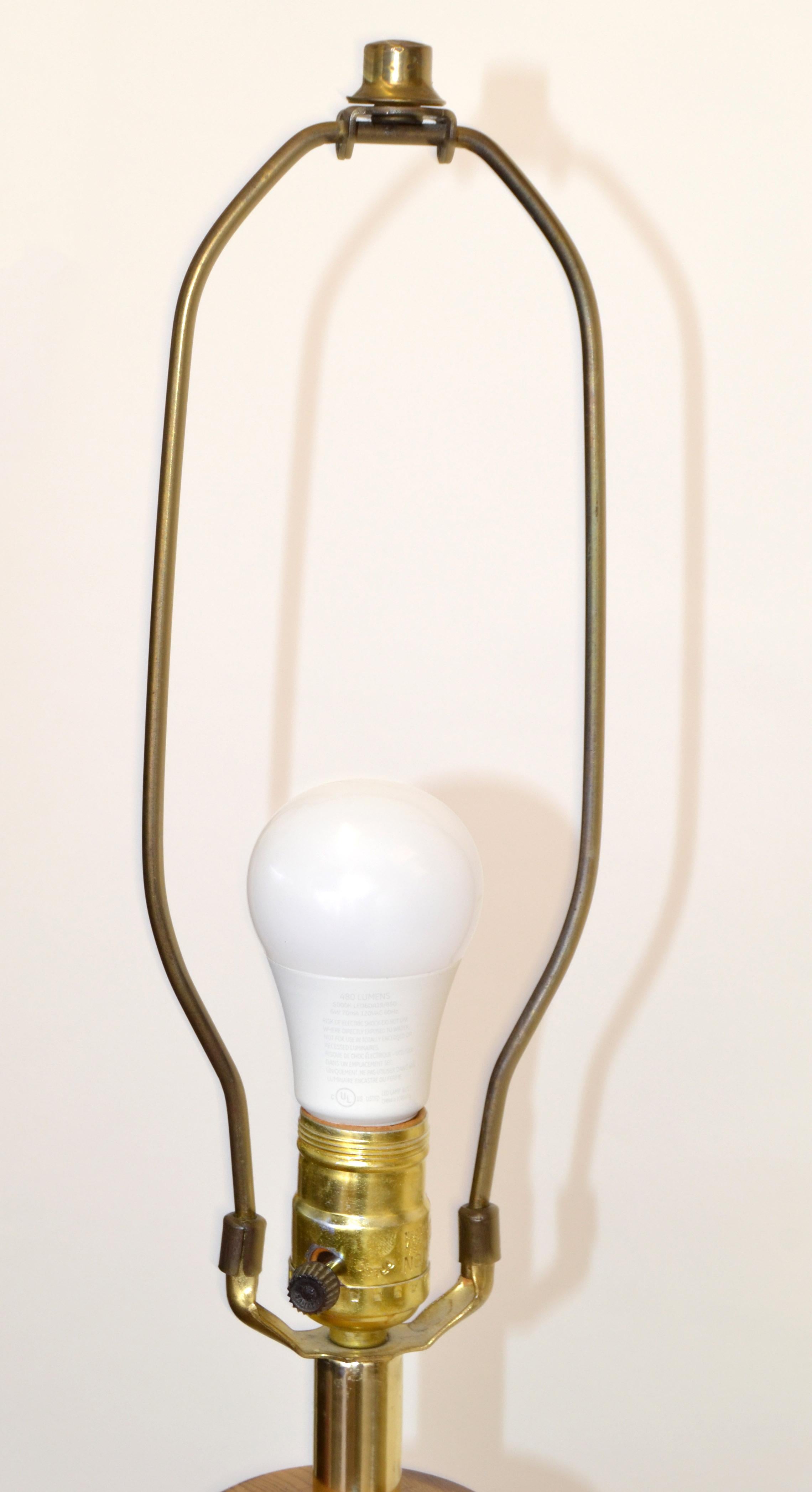 Milieu du XXe siècle Ensemble de lampes de bureau scandinaves modernes des années 1960 en liège et teck de style Walter Von Nessen en vente