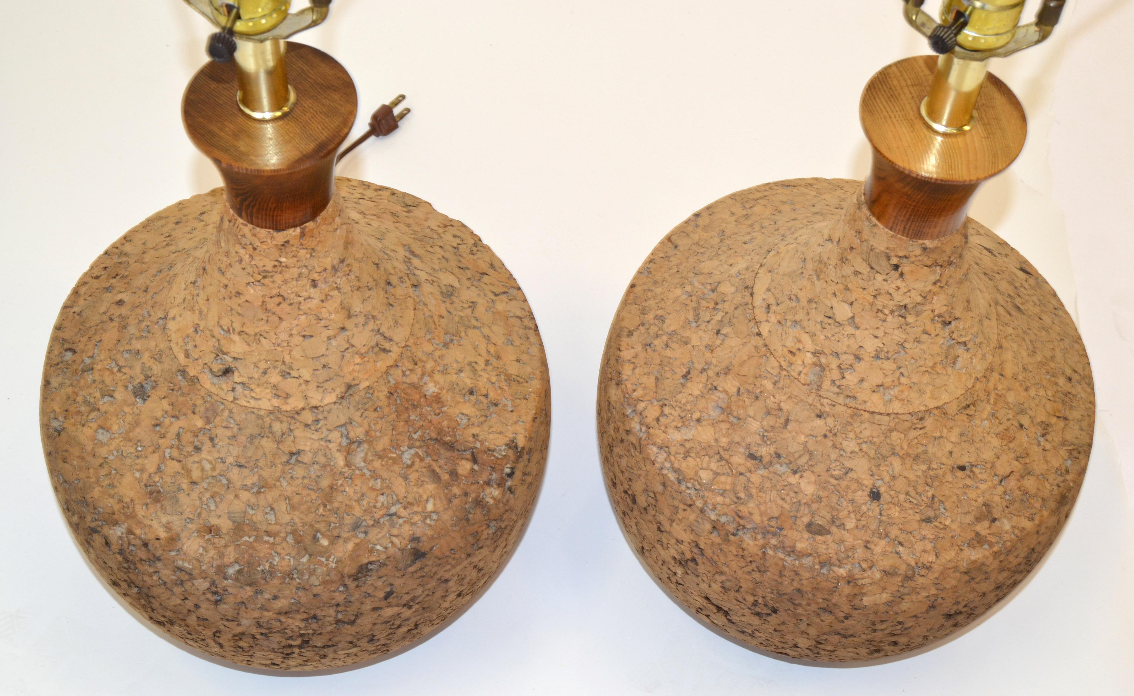 Set, Scandinavian Modern 1960s Cork and Teak Table Lamps Walter Von Nessen Style In Good Condition For Sale In Miami, FL