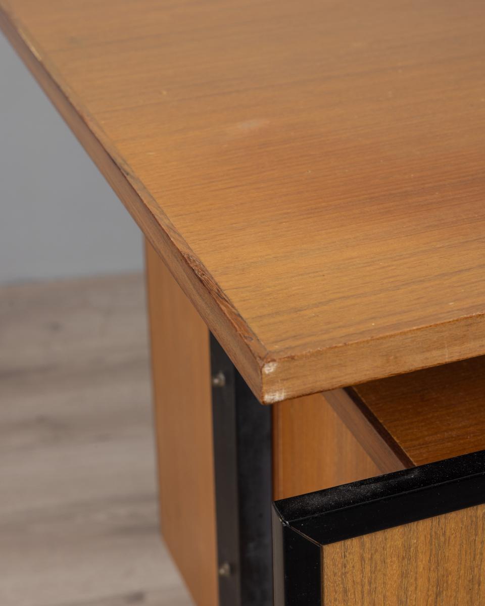 Set scrivania e sedia vintage anni 60 in legno design Italiano in vendita 2