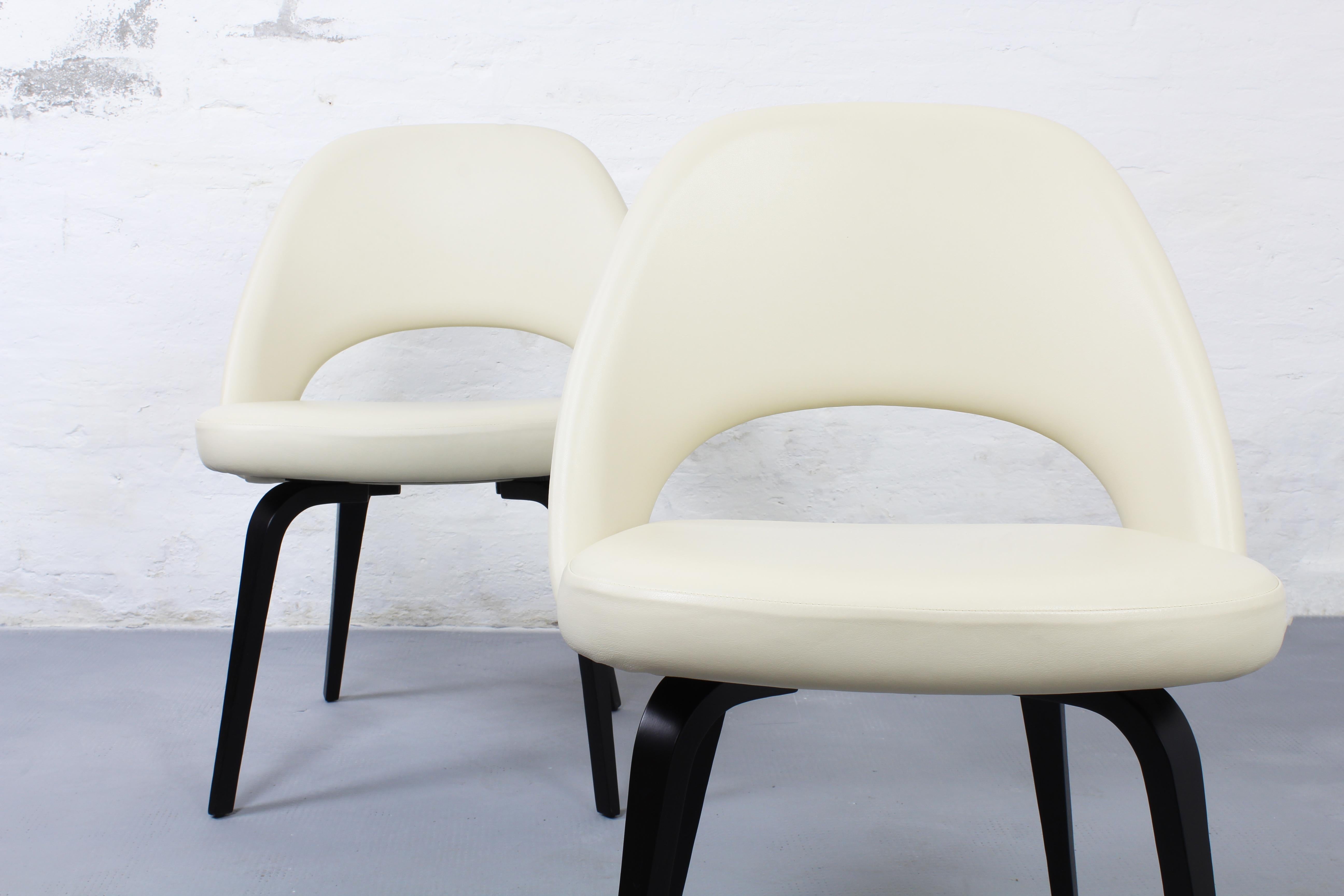 Leather Set Sedie Saarinen Executive Knoll in Pelle Avorio For Sale