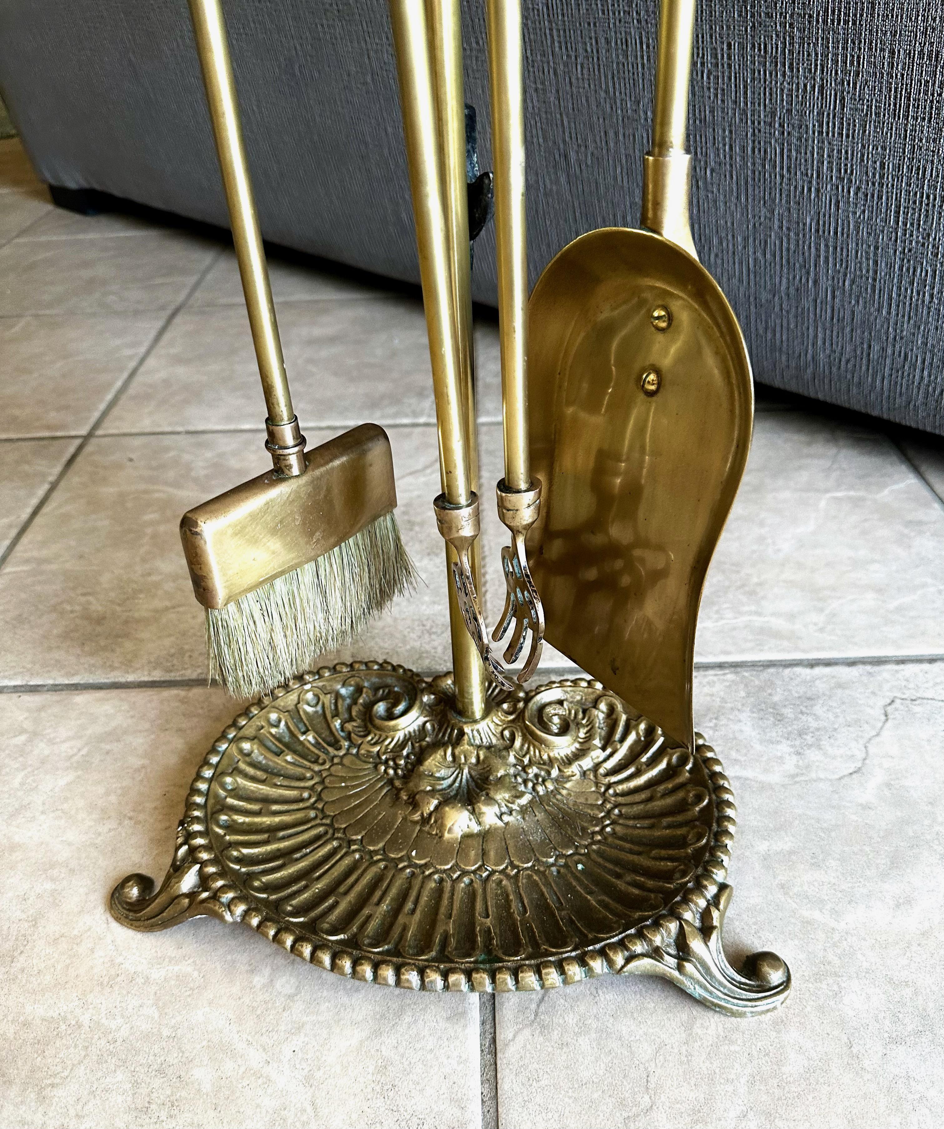 Set Shell Brass Clam Nautical Fireplace Tool Set For Sale 1