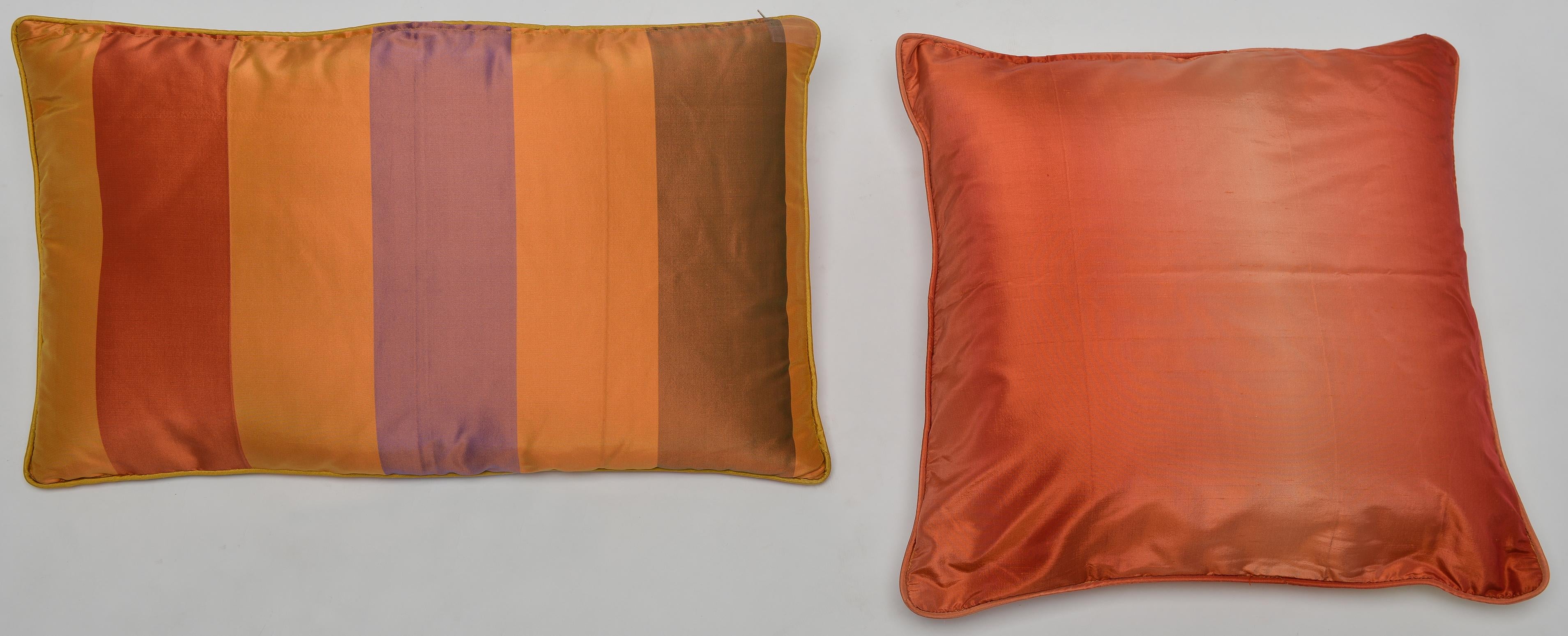 Unusual modern silk large elegant pillows set - different sizes: left cm. 65 x 38 - right cm. 50 x 50.
B/393 - B/2413.