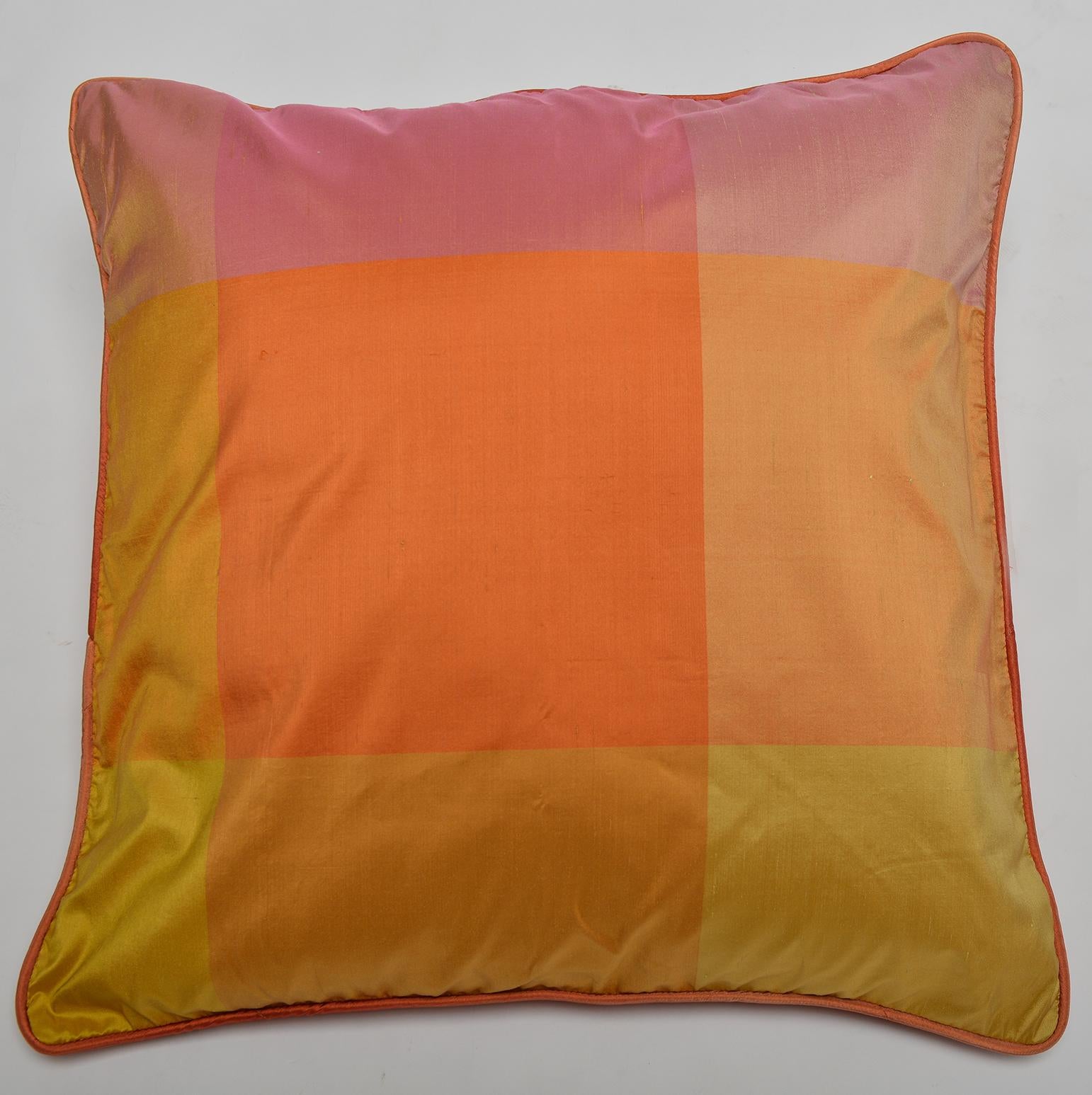 Silk Set Large Elegant and Modern Italian Pillows For Sale 1