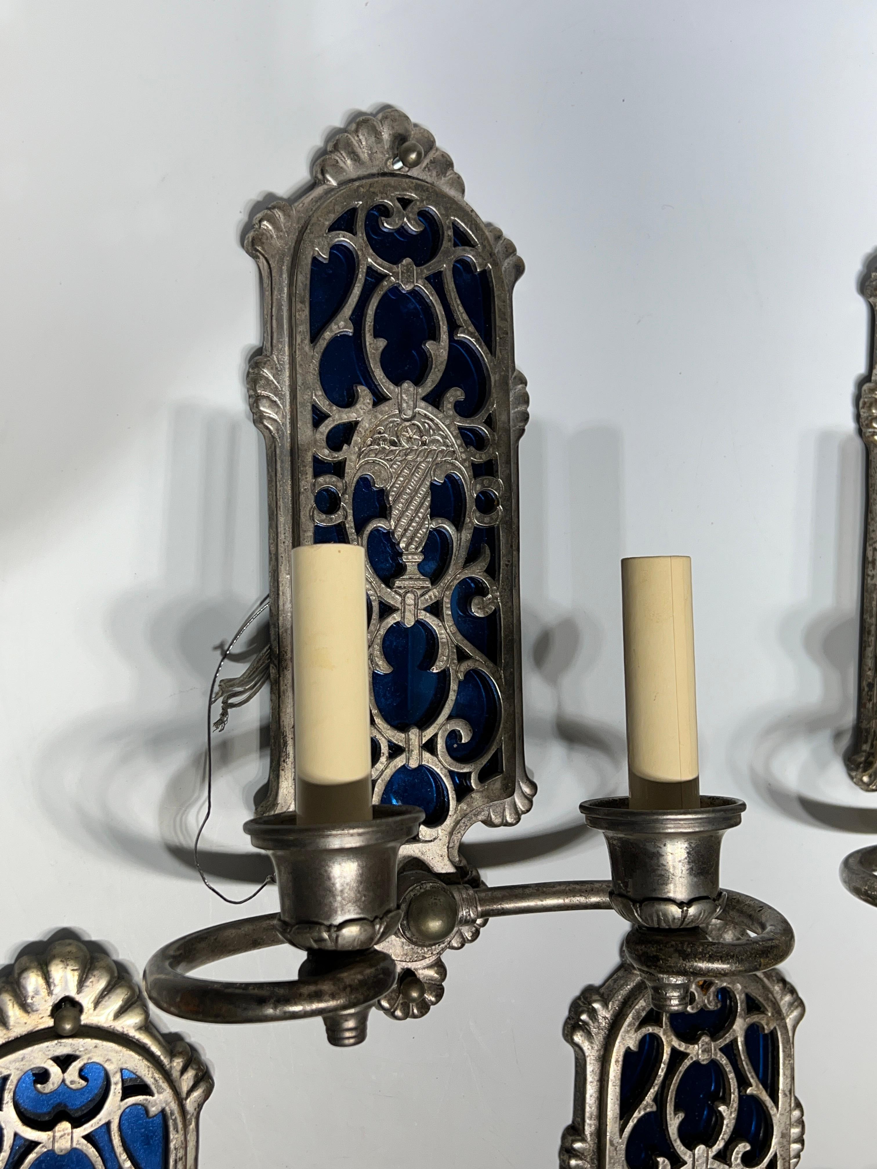 Ensemble de six (6) appliques à deux lumières argentées de style Renaissance en vente 4