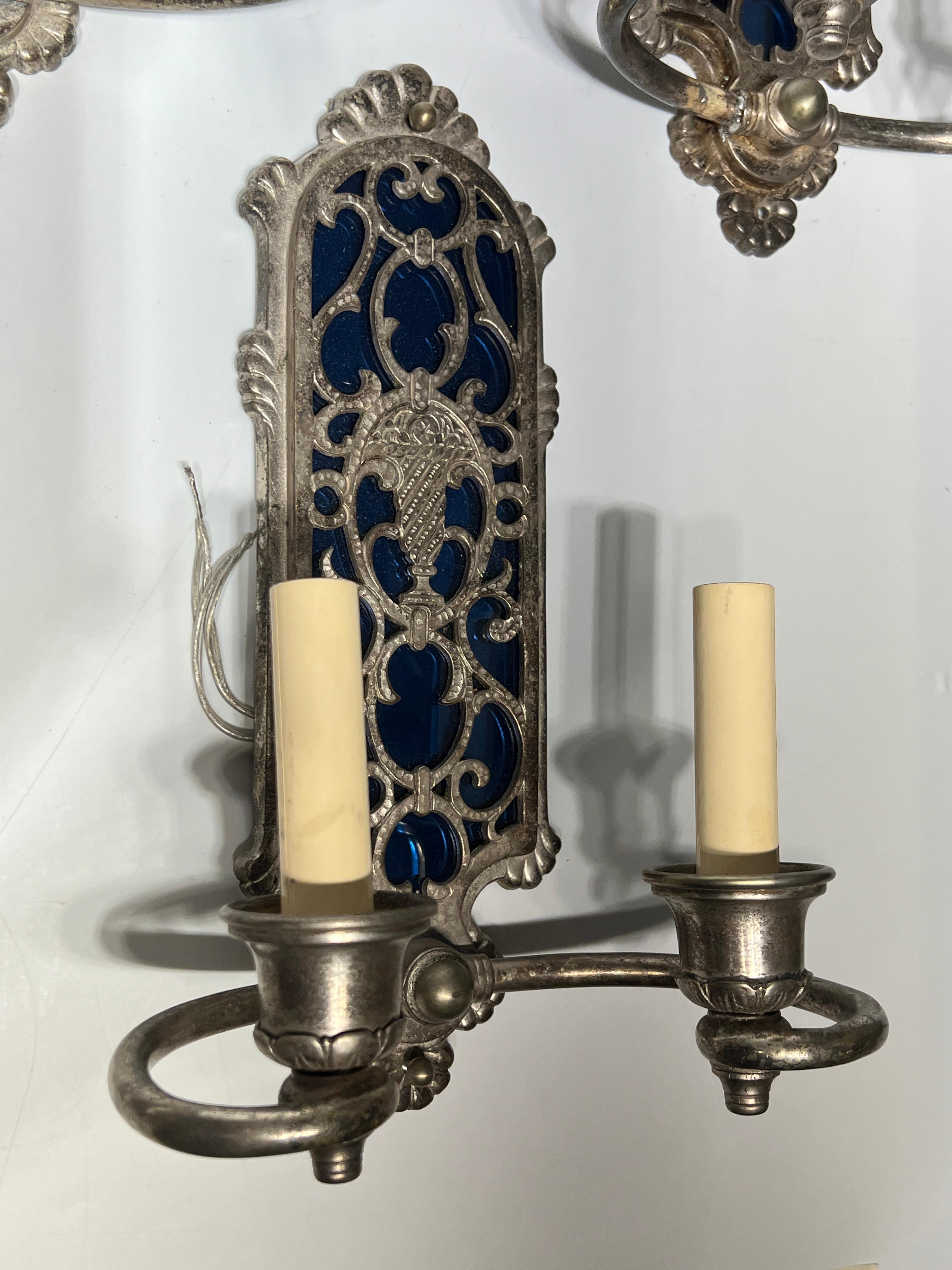 Ensemble de six (6) appliques à deux lumières argentées de style Renaissance en vente 7