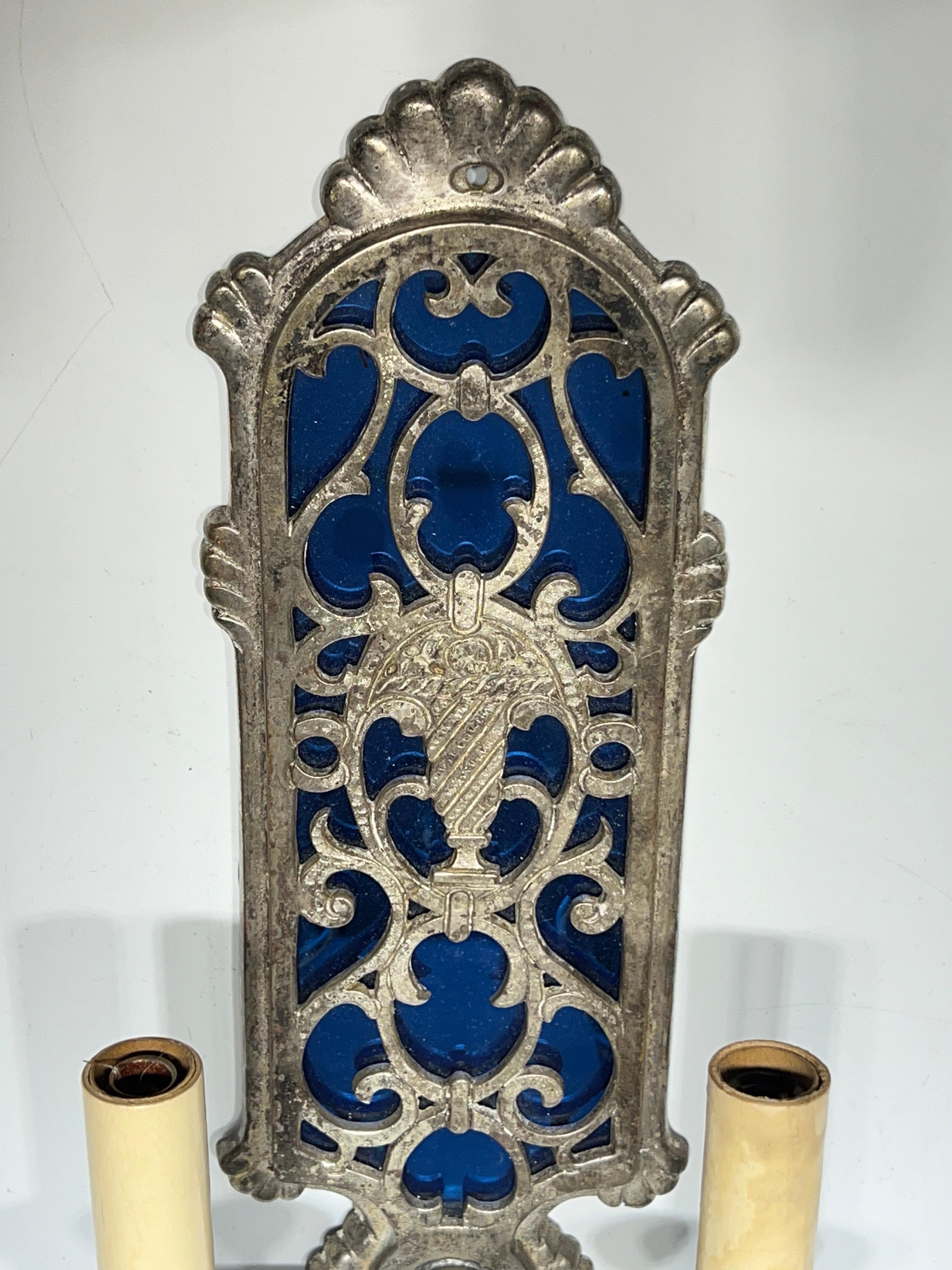 Ensemble de six (6) appliques à deux lumières argentées de style Renaissance Bon état - En vente à New York, NY