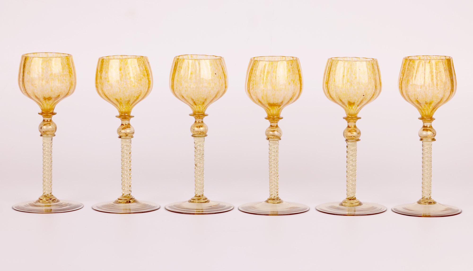 Satz sechs antike italienische venezianische Salviati-Weingläser mit Spitzenverzierung, um 1890 (Geblasenes Glas) im Angebot
