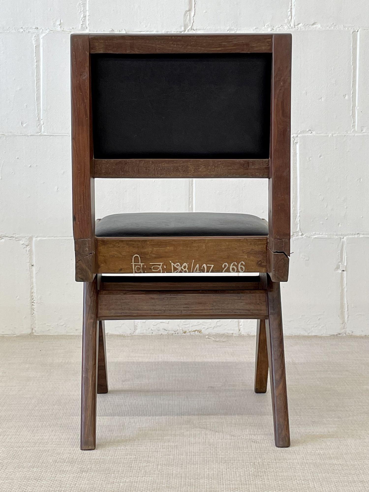 Pierre Jeanneret, France, mi-siècle moderne, six chaises de salle à manger, Chandigarh en vente 3
