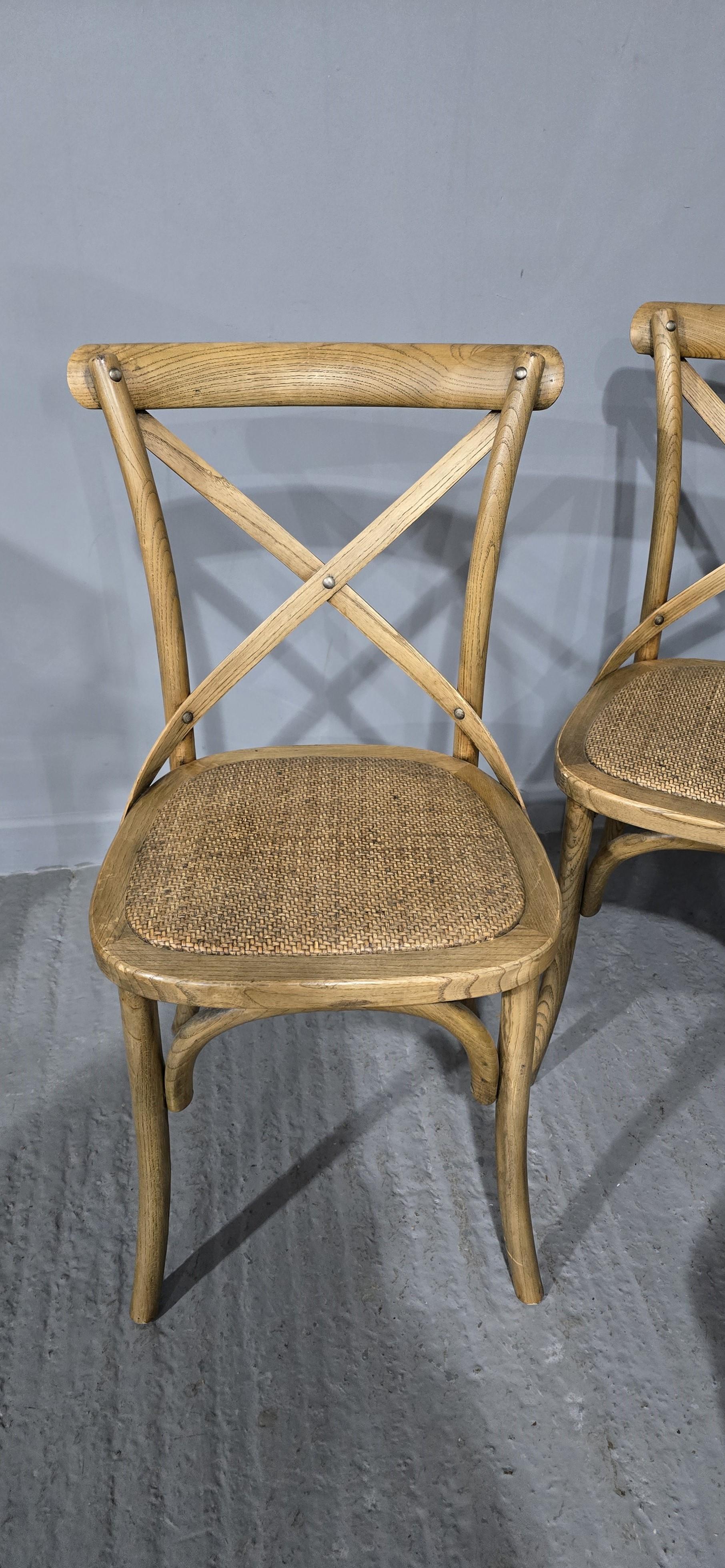 Inglese Set di sei sedie da cucina in legno di Oak in vendita