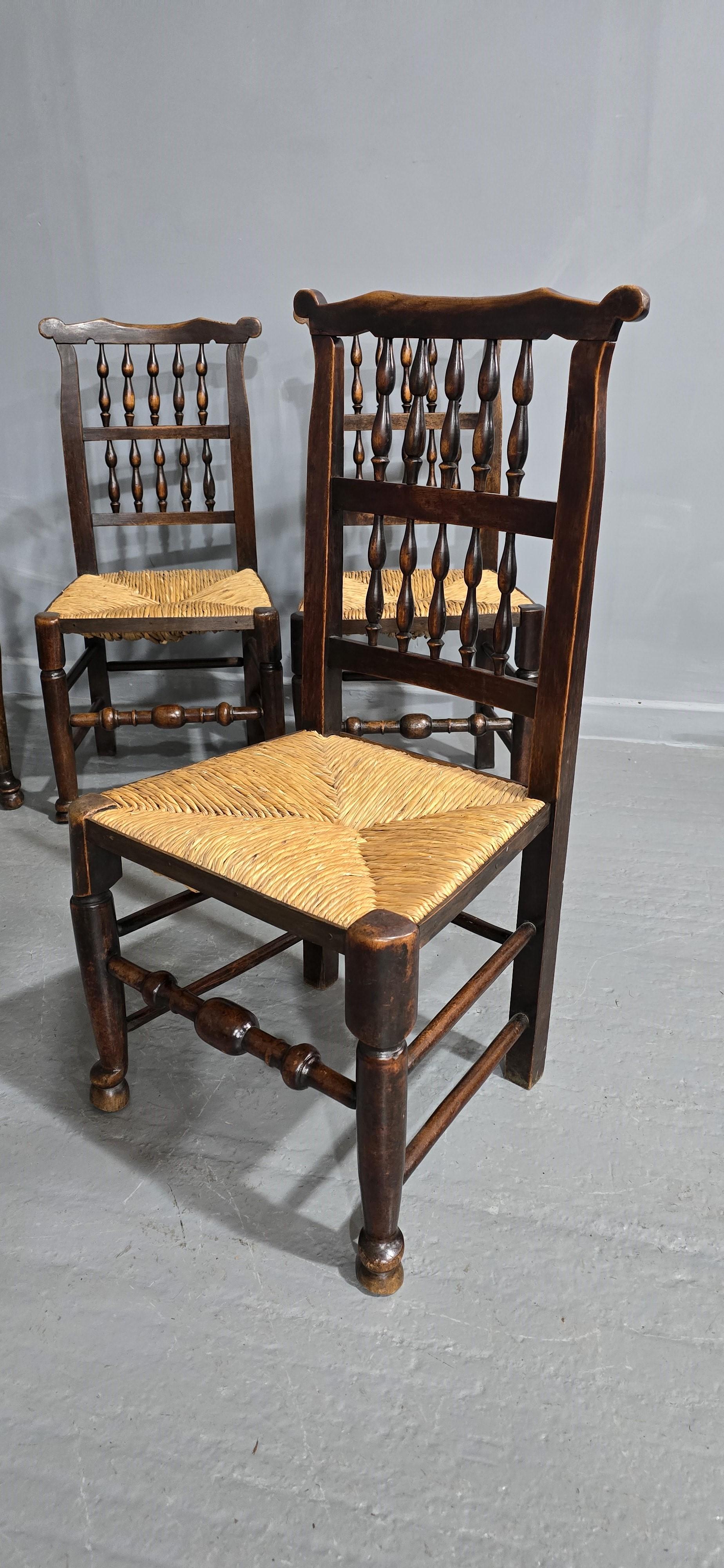 Juego de seis sillas de comedor con respaldo de escalera del siglo XIX en venta 4