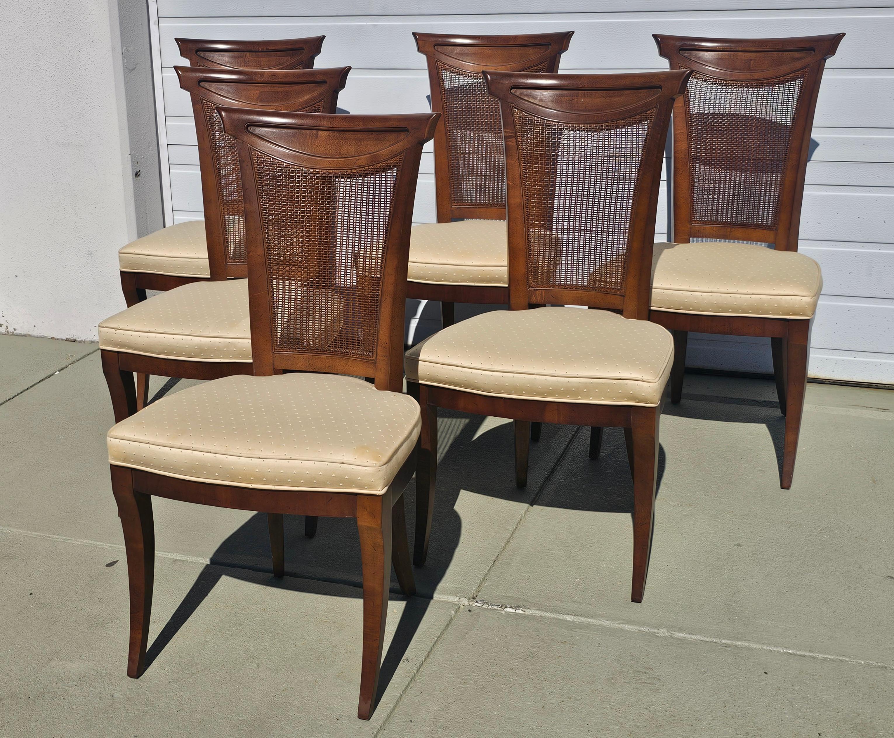 Mid-Century moderno Set di sei sedie da pranzo Drexel Consulate Series con schienale in noce e imbottito in vendita
