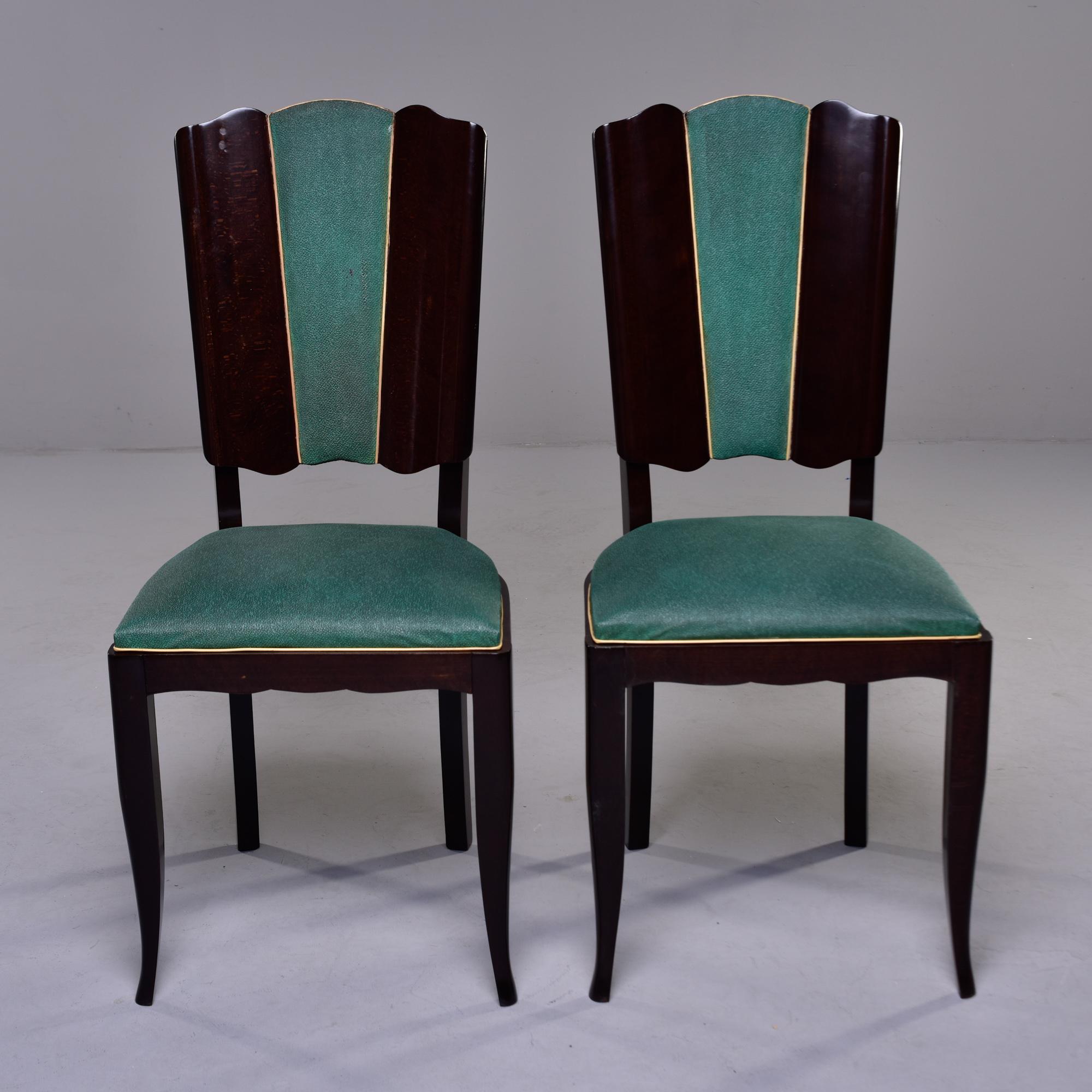 Français Ensemble de six chaises de salle à manger en acajou de style Art déco français en vente