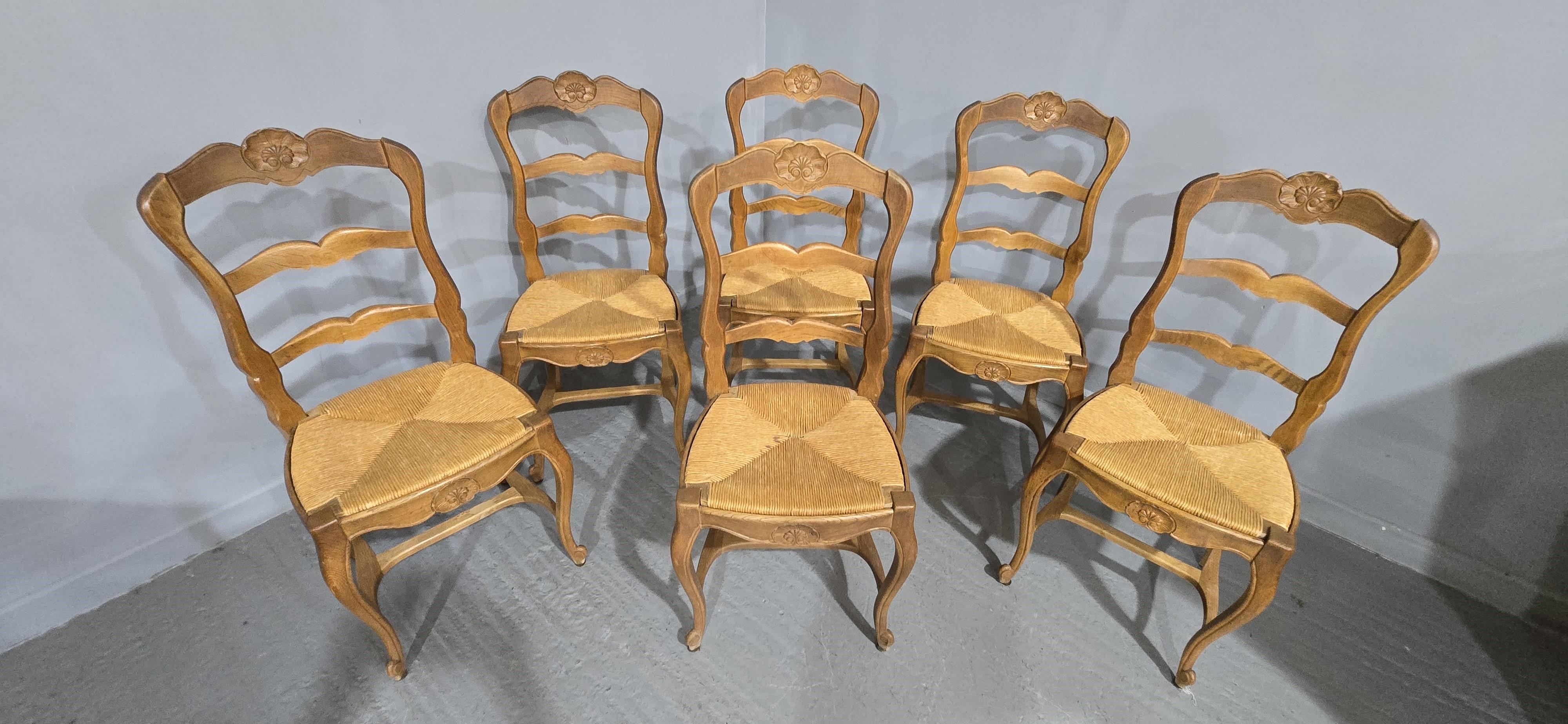 Stile provenzale Set di sei sedie da pranzo country in Oak francese in vendita