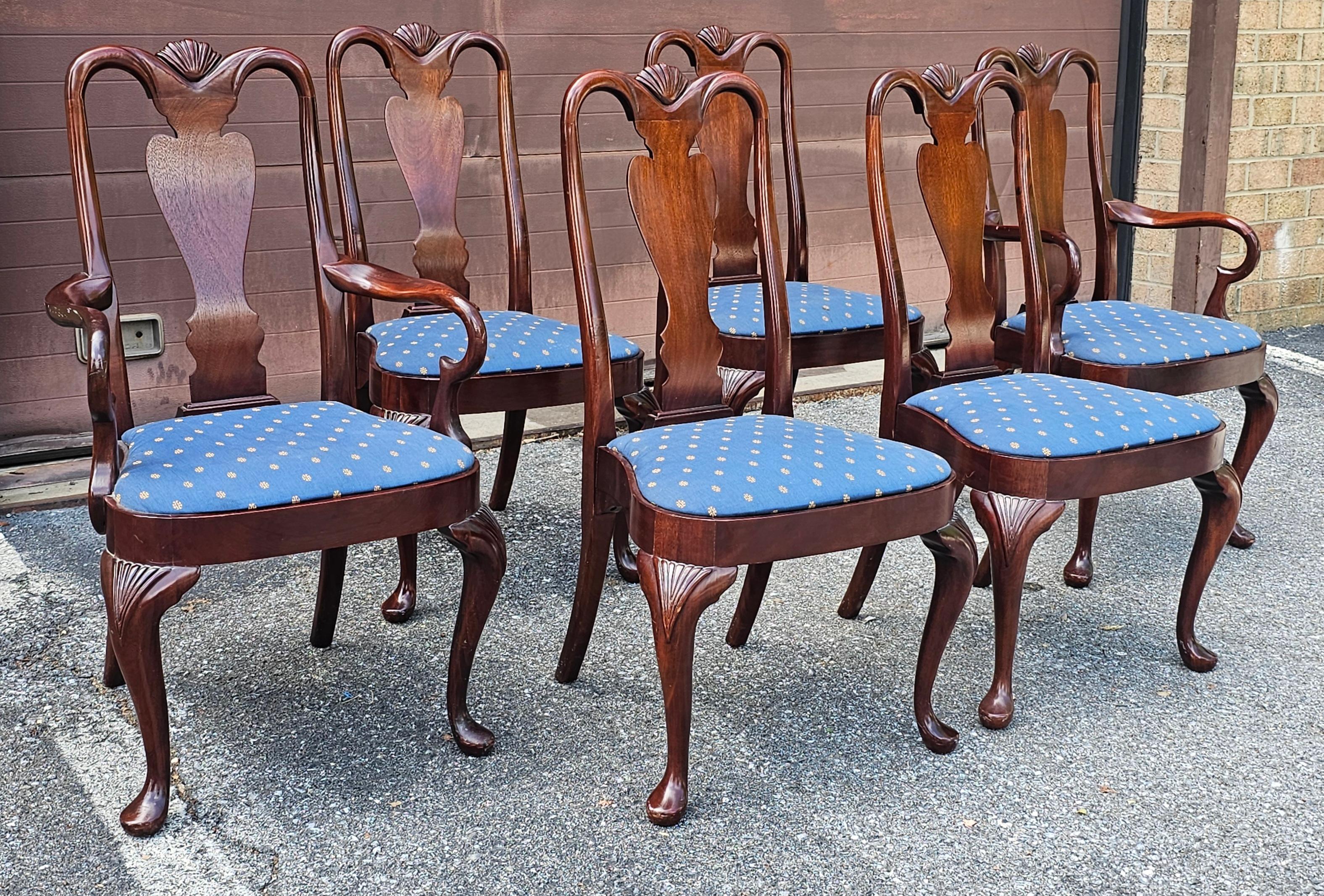 A beautiful Set Six Hickory Chair Queen Anne Style Mahogany Dining Chairs. Two armchairs and four side chairs.
Measures 23