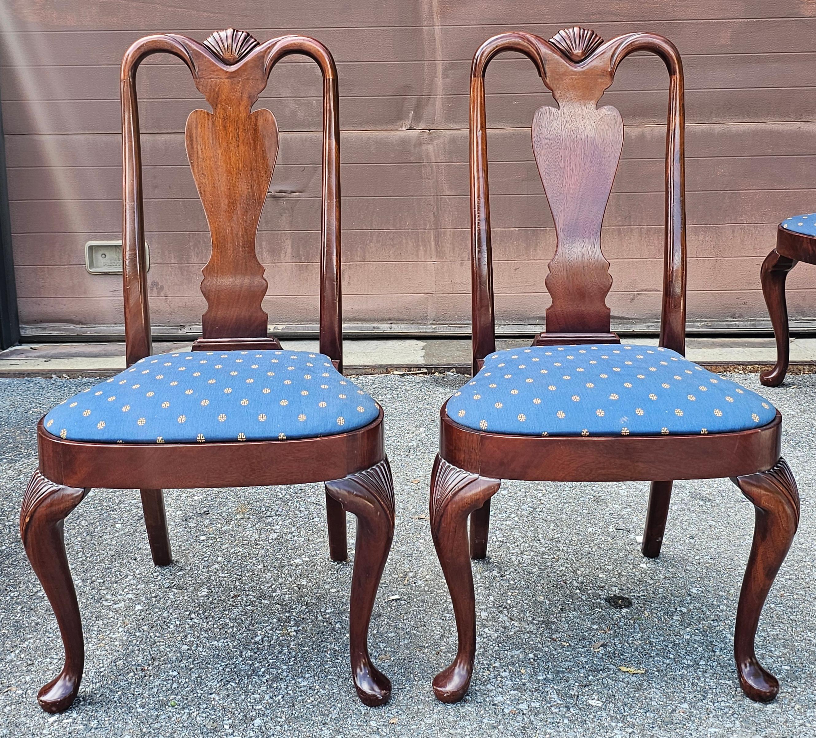 Set Six Hickory Chair Queen Anne Style Mahogany Dining Chairs In Good Condition For Sale In Germantown, MD