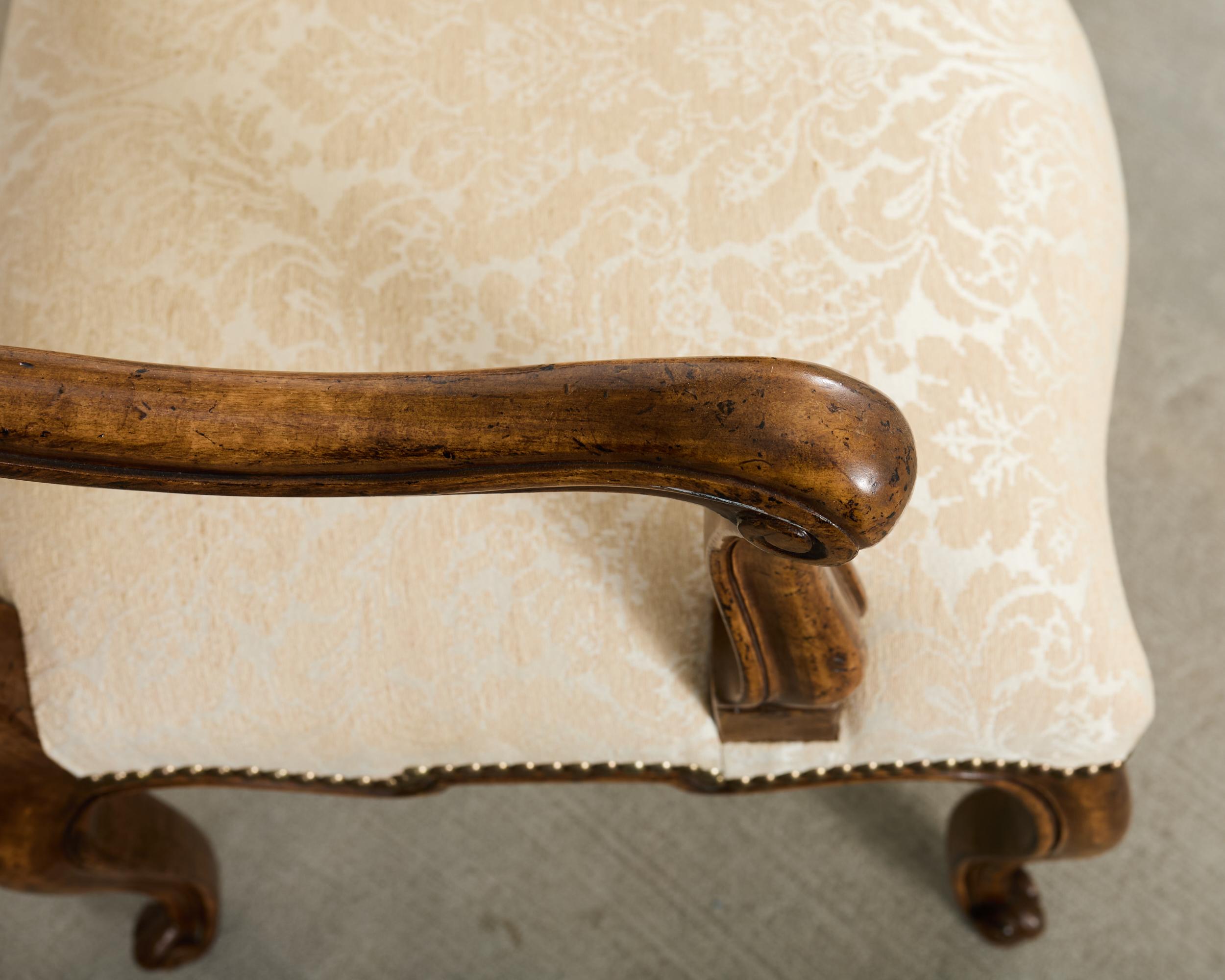 Set di sei sedie da pranzo Minton-Spidell Regence in noce in vendita 3