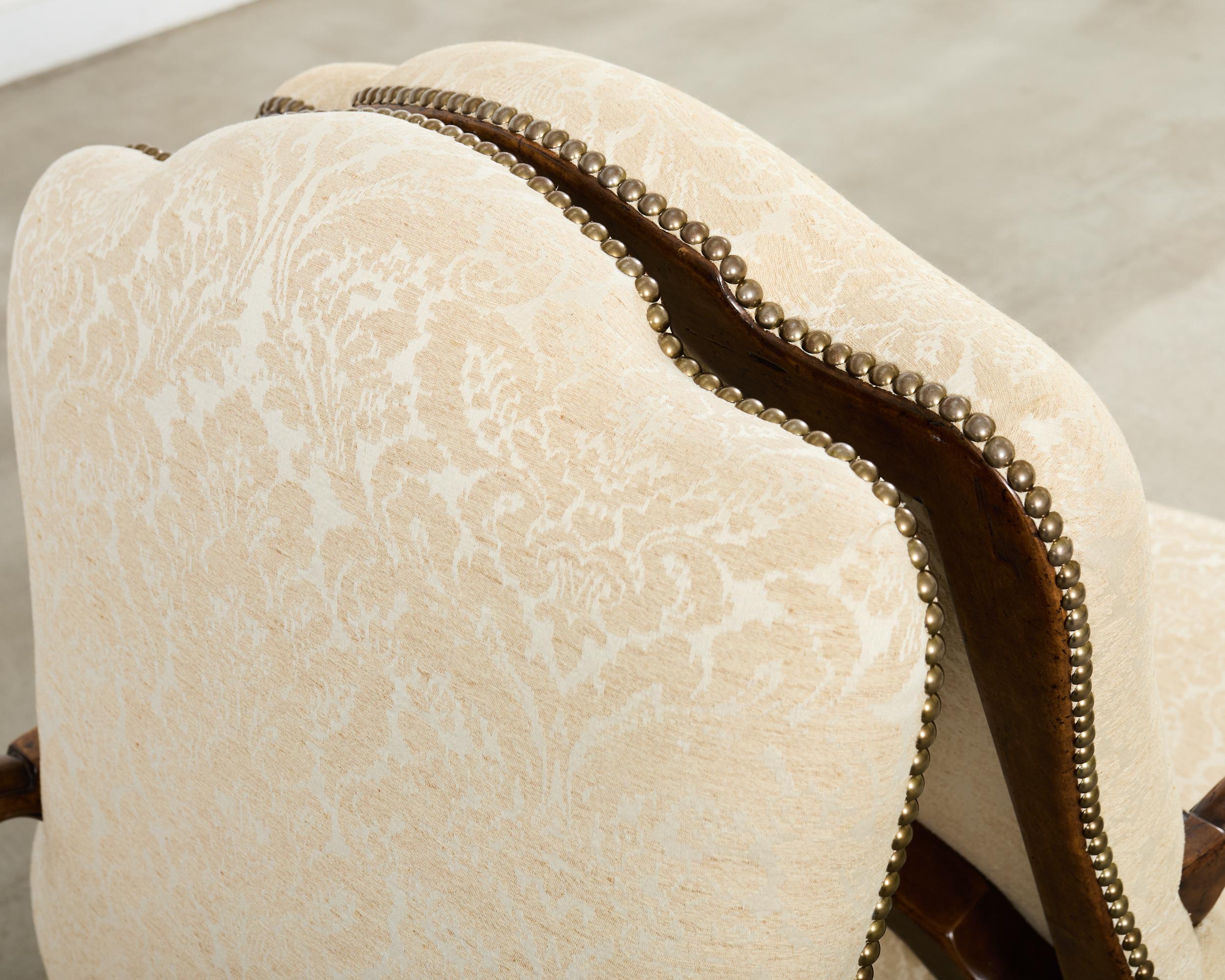 Set di sei sedie da pranzo Minton-Spidell Regence in noce in vendita 5