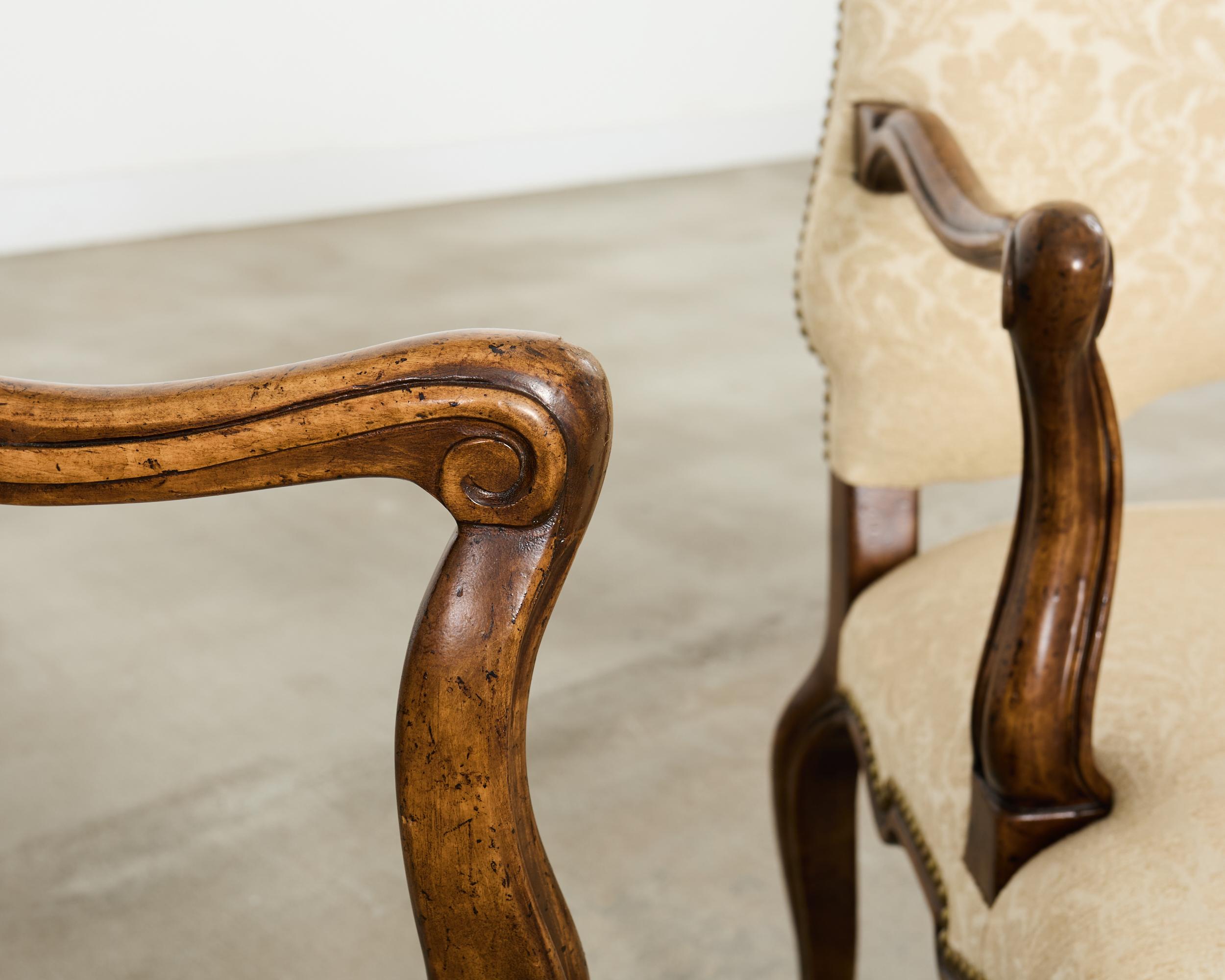 Set di sei sedie da pranzo Minton-Spidell Regence in noce in vendita 13