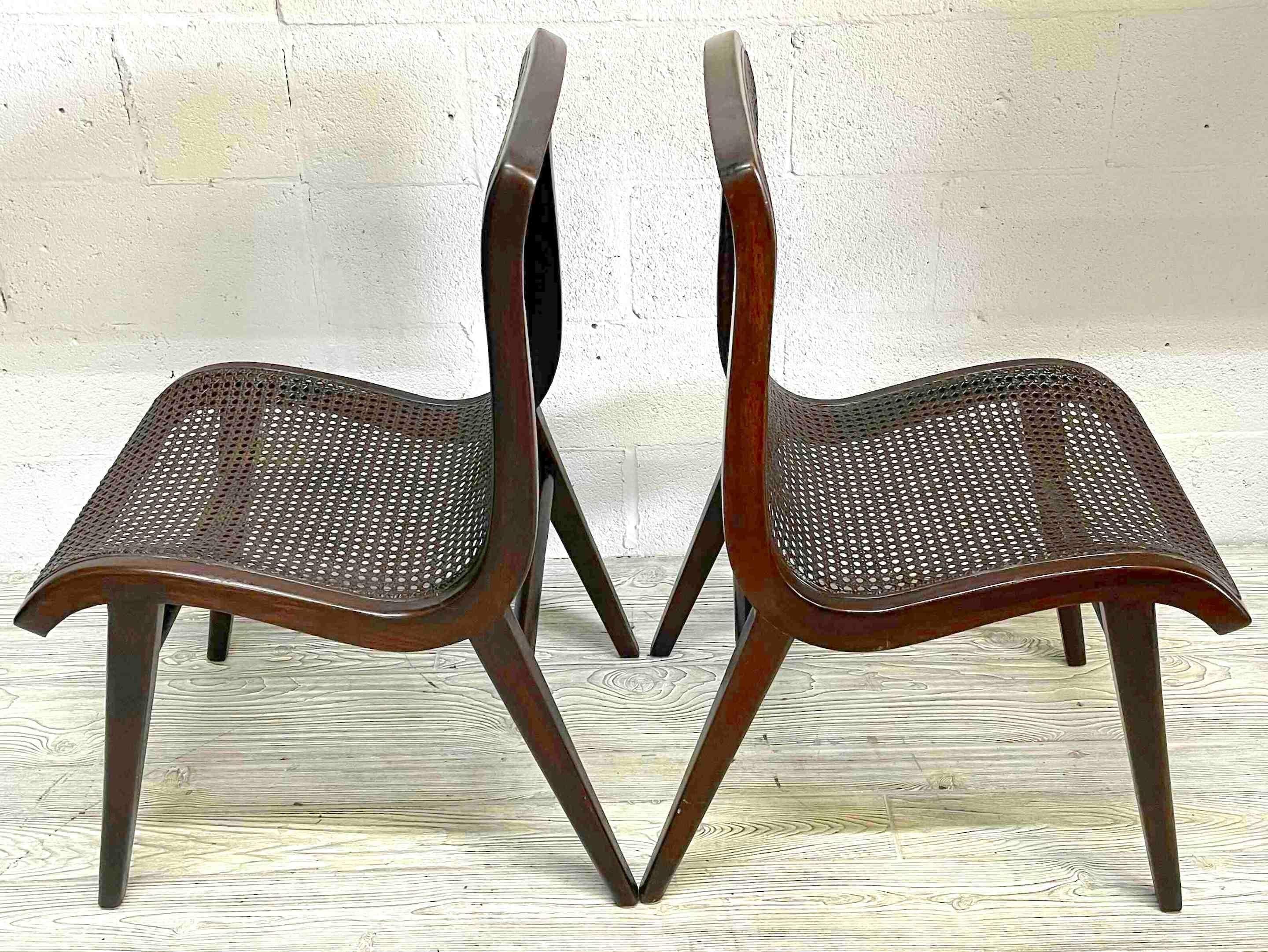 Set Six Sleek French Modern Cantilever Woven Cane Dining Chairs In Good Condition For Sale In West Palm Beach, FL