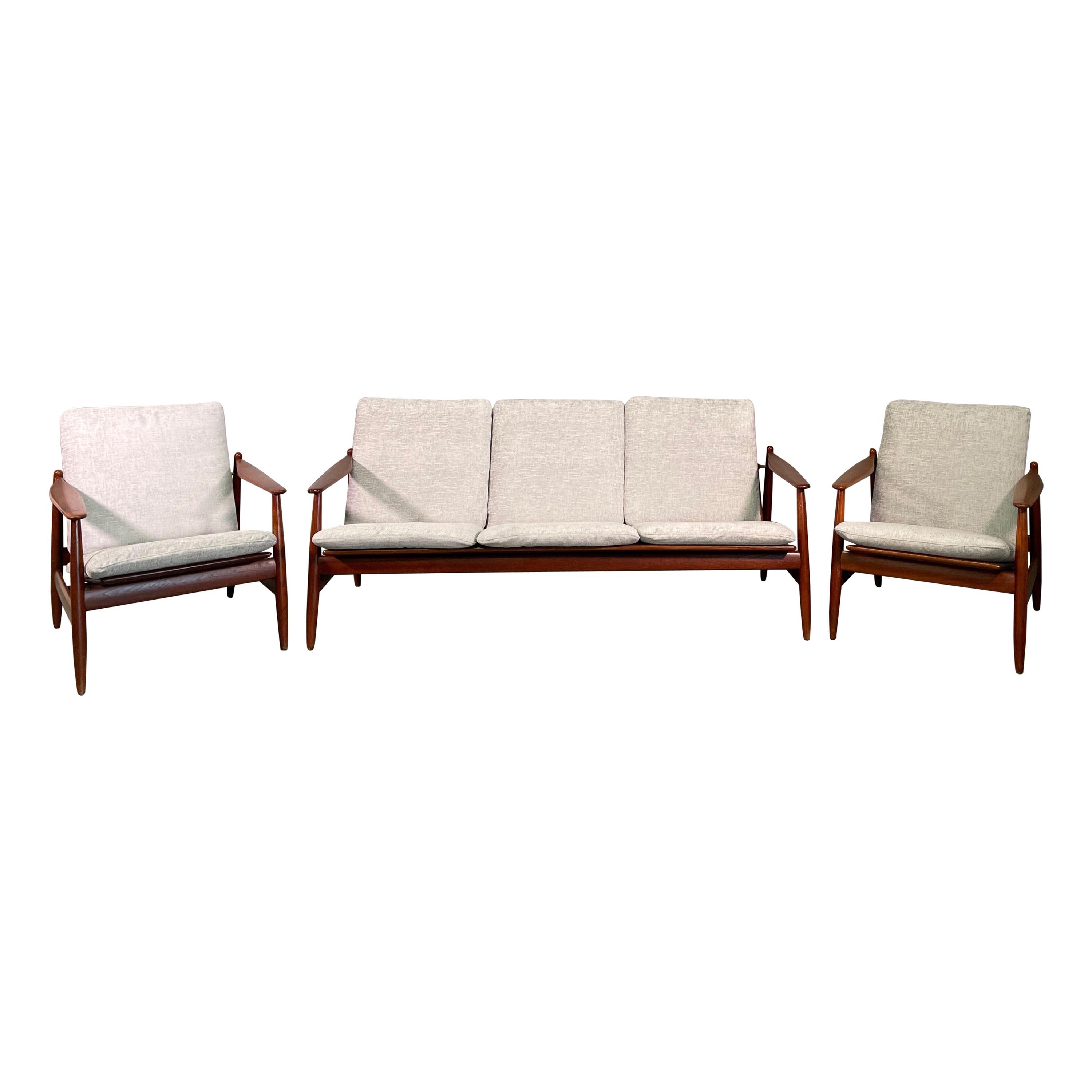 Set Sofa and Pair of Armchair by Hans Olsen, Frem Røjle