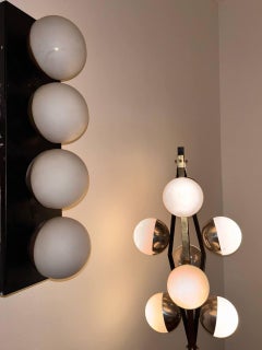 Conjunto escultórico italiano de los años 50 Stilnovo con sello: lámpara de pie, lámpara de araña, aplique de pared