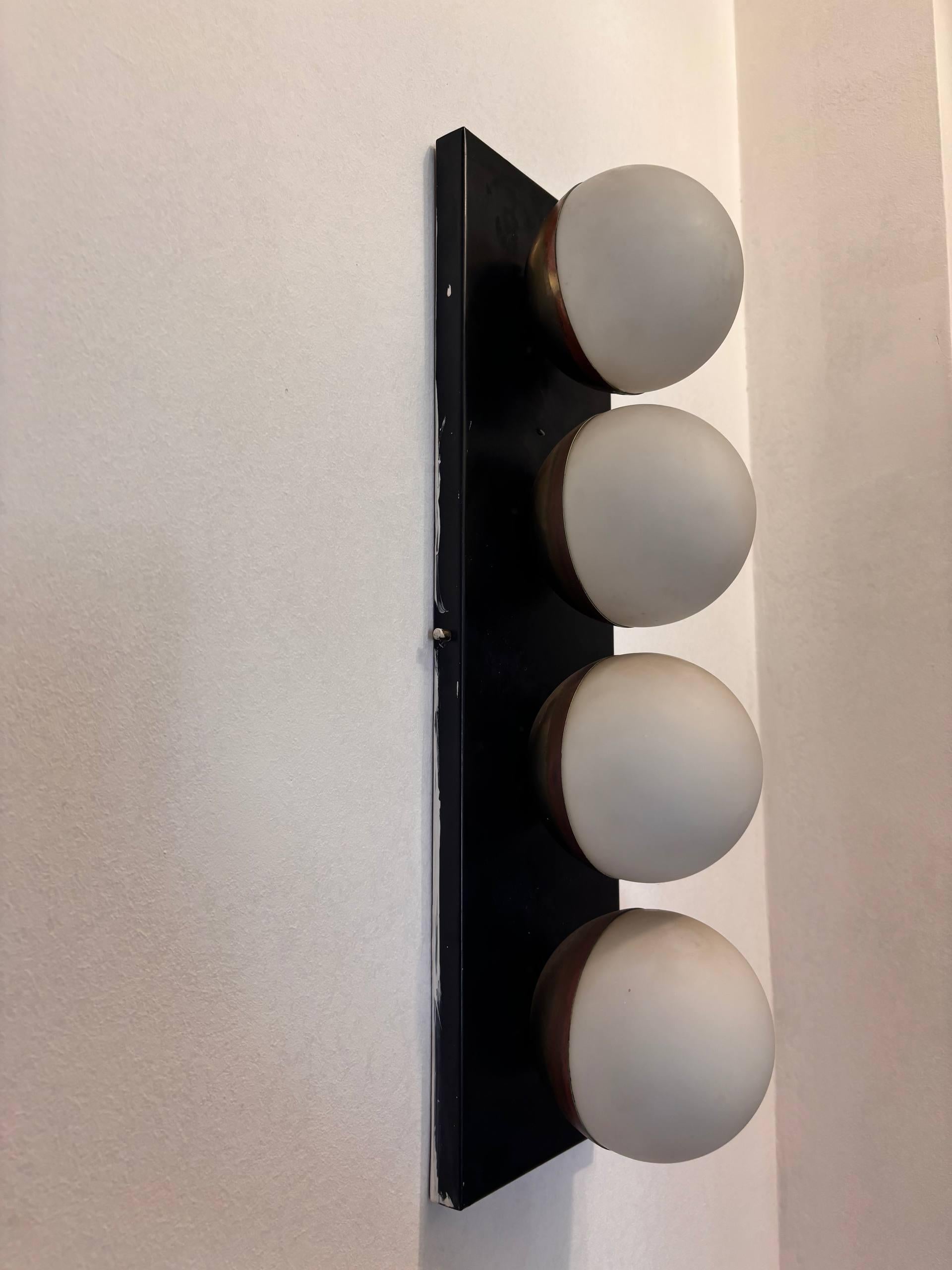 Ottone Set Stilnovo sculturale Italian '50 con timbro : piantana, lampadario, applique in vendita
