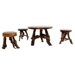 set tavolo/sgabelli con seduta rotonda e gambe in legno di vite - set da 4