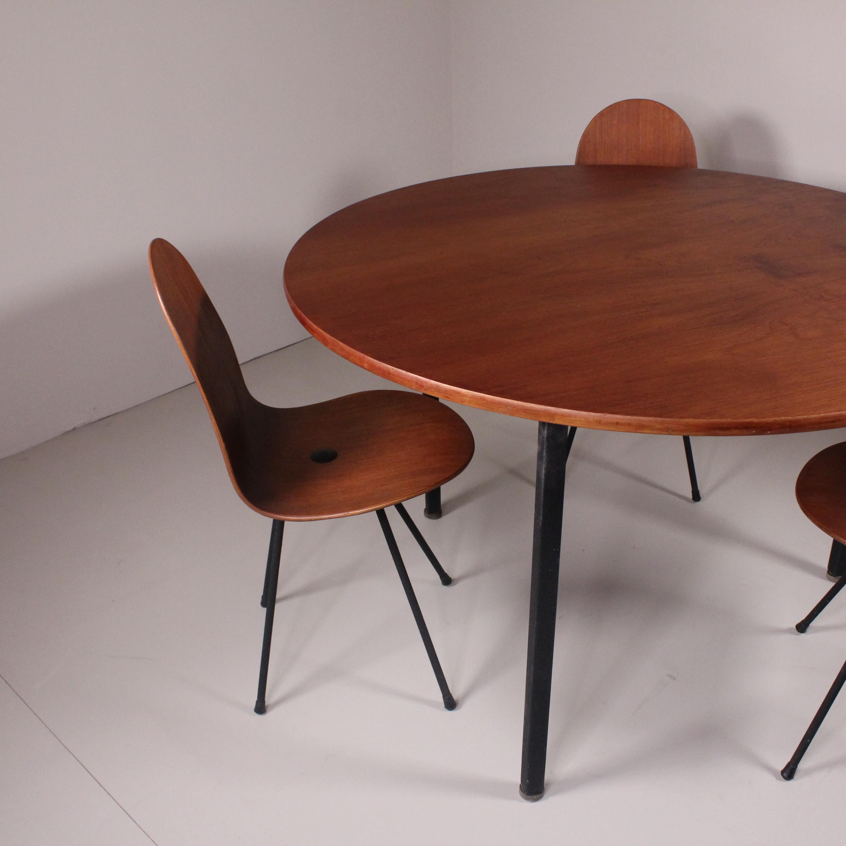 Mid-Century Modern Table and chair set, Franco Campo and Carlo Graffi, 1958 For Sale