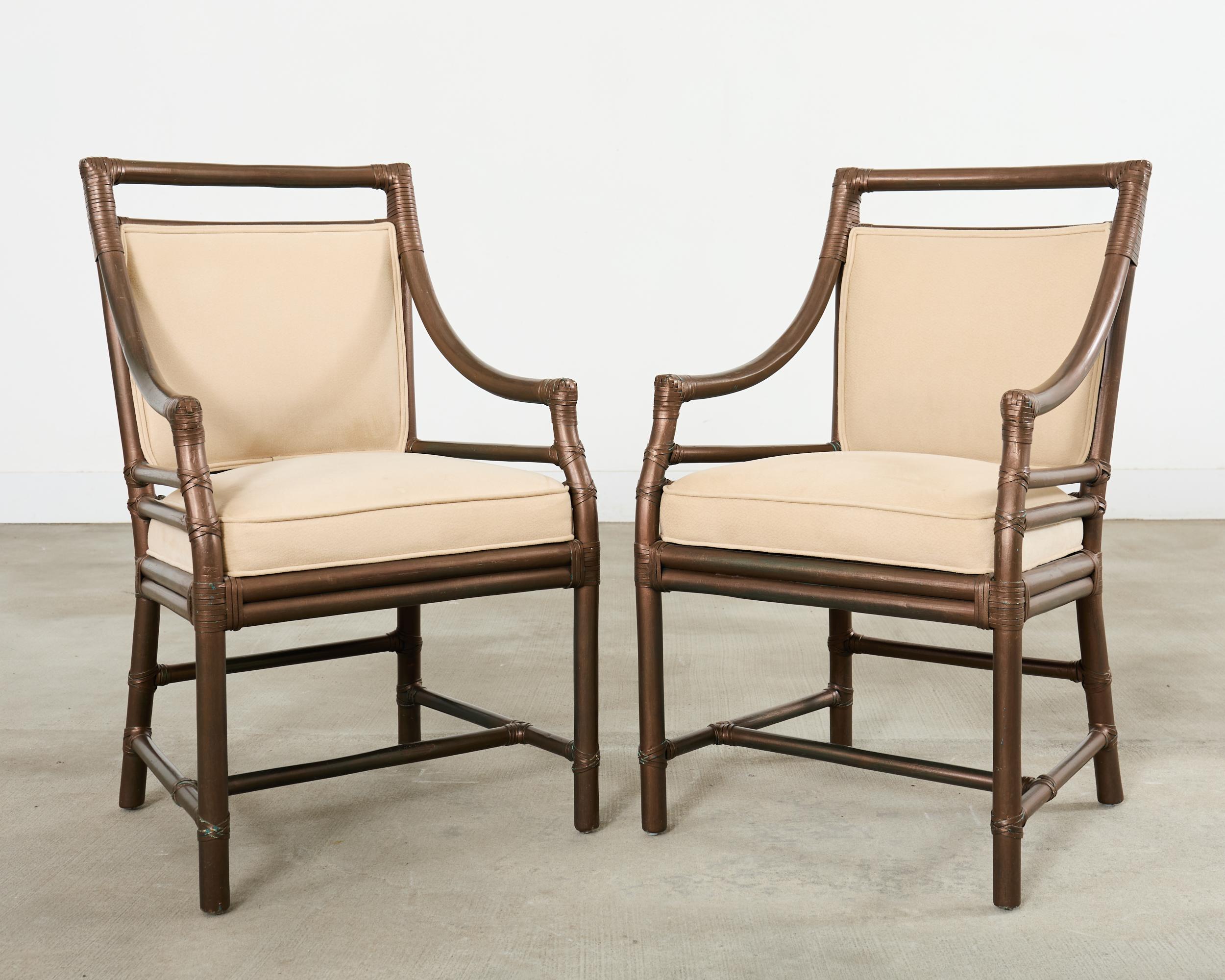 Satz Zehn McGuire Bronzed Rattan Target Esszimmerstühle im Zustand „Starke Gebrauchsspuren“ im Angebot in Rio Vista, CA