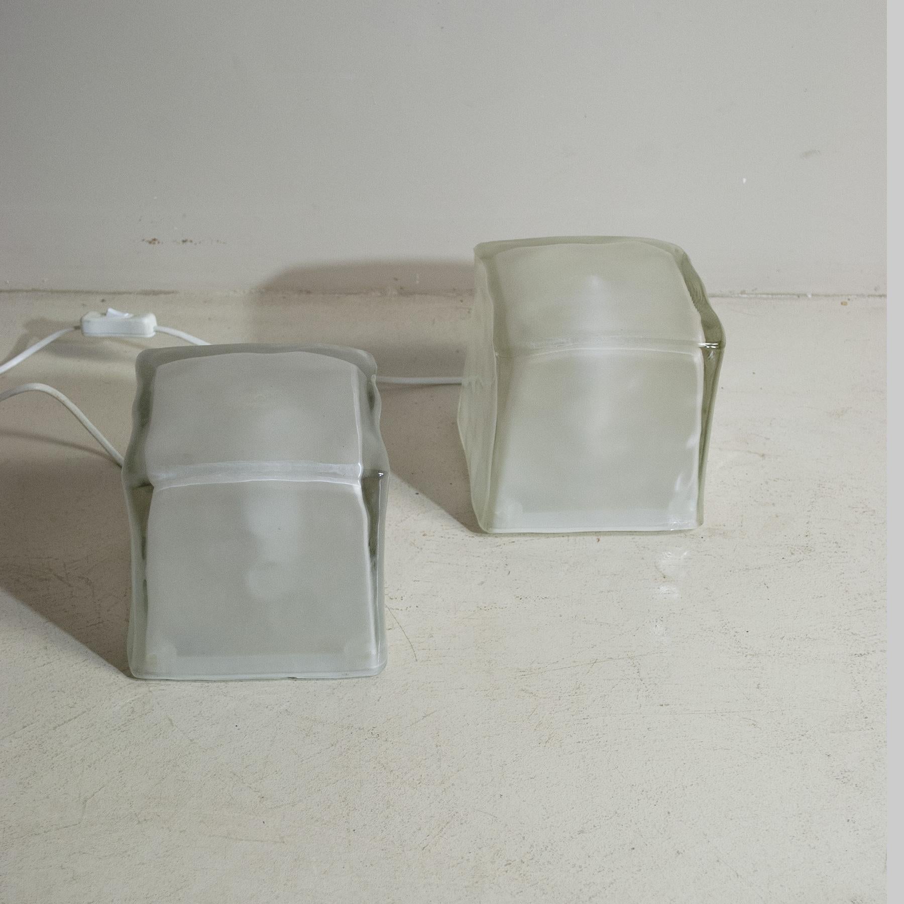 Mid-Century Modern Ensemble de trois lampes de table à cubes des années 70 en vente