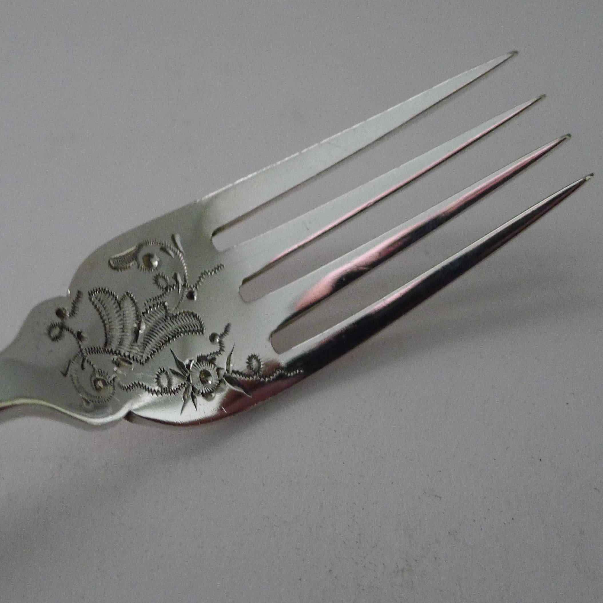 Placcato argento Set di dodici coltelli e forchette da pesce placcati in argento c.1900 in vendita