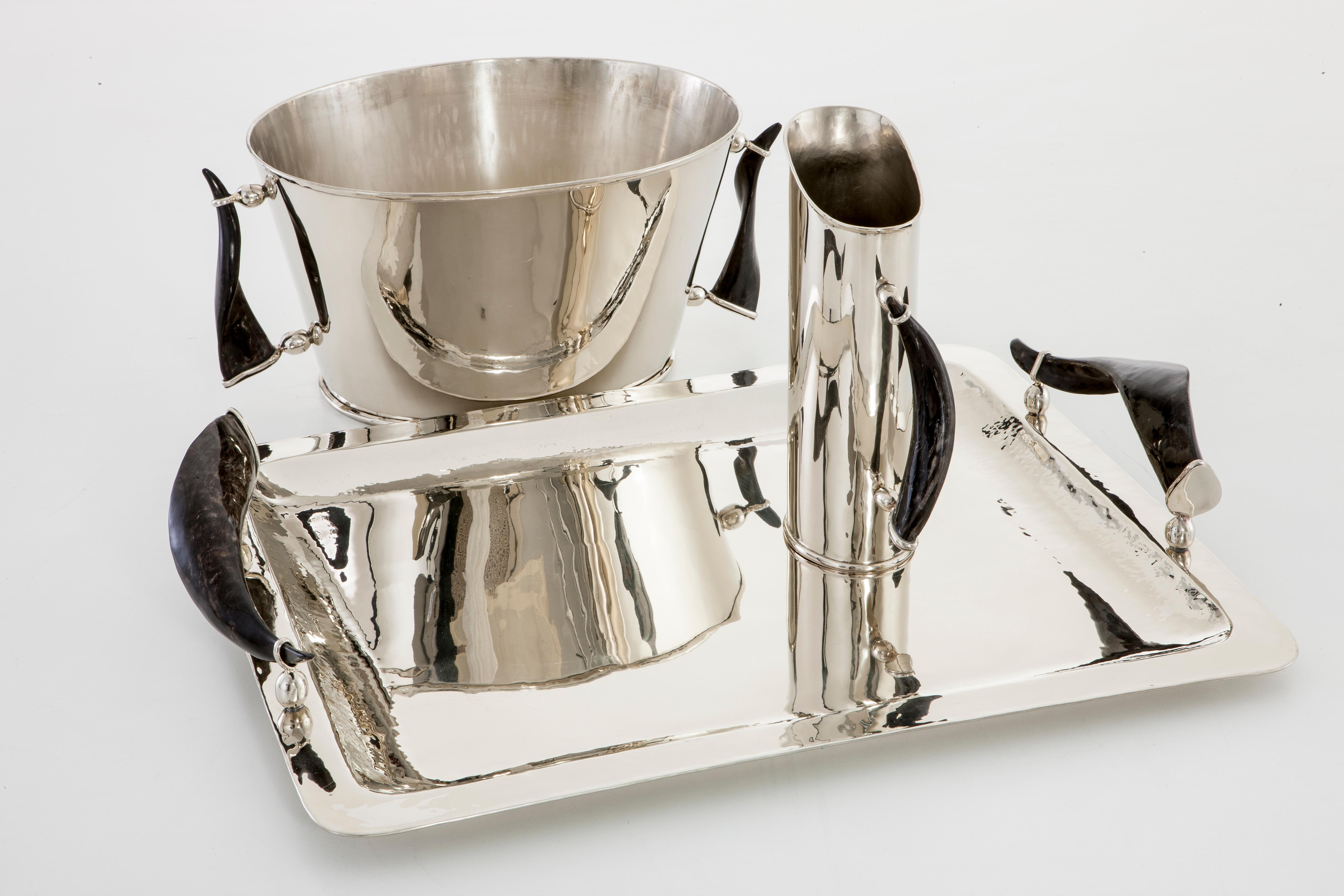 Hand-Crafted Set Valle Medium & Large Silver Alpaca & Horn Bar Champagne Buckets For Sale