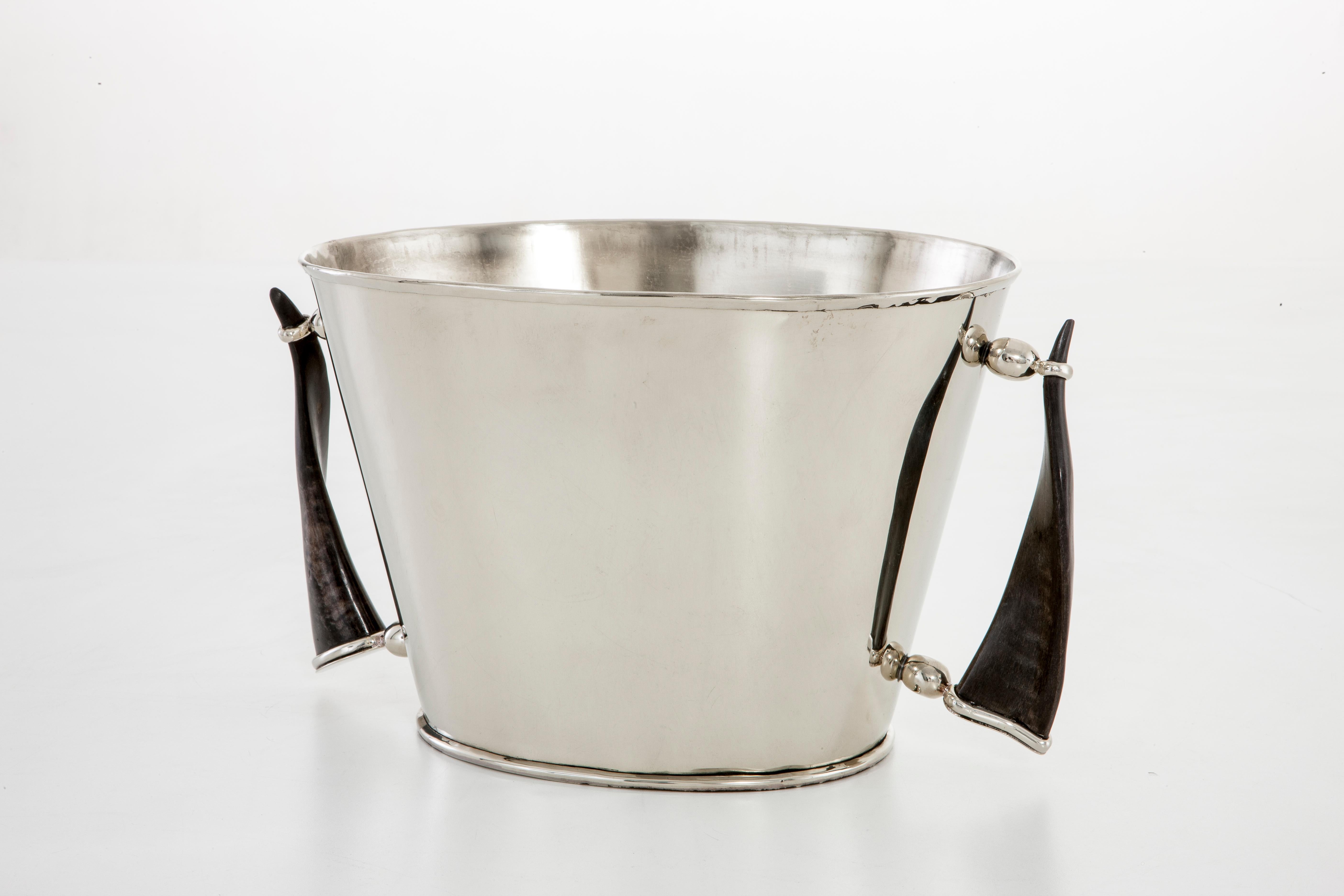 Set Valle Medium & Large Silver Alpaca & Horn Bar Champagne Buckets In New Condition For Sale In Buenos Aires, AR
