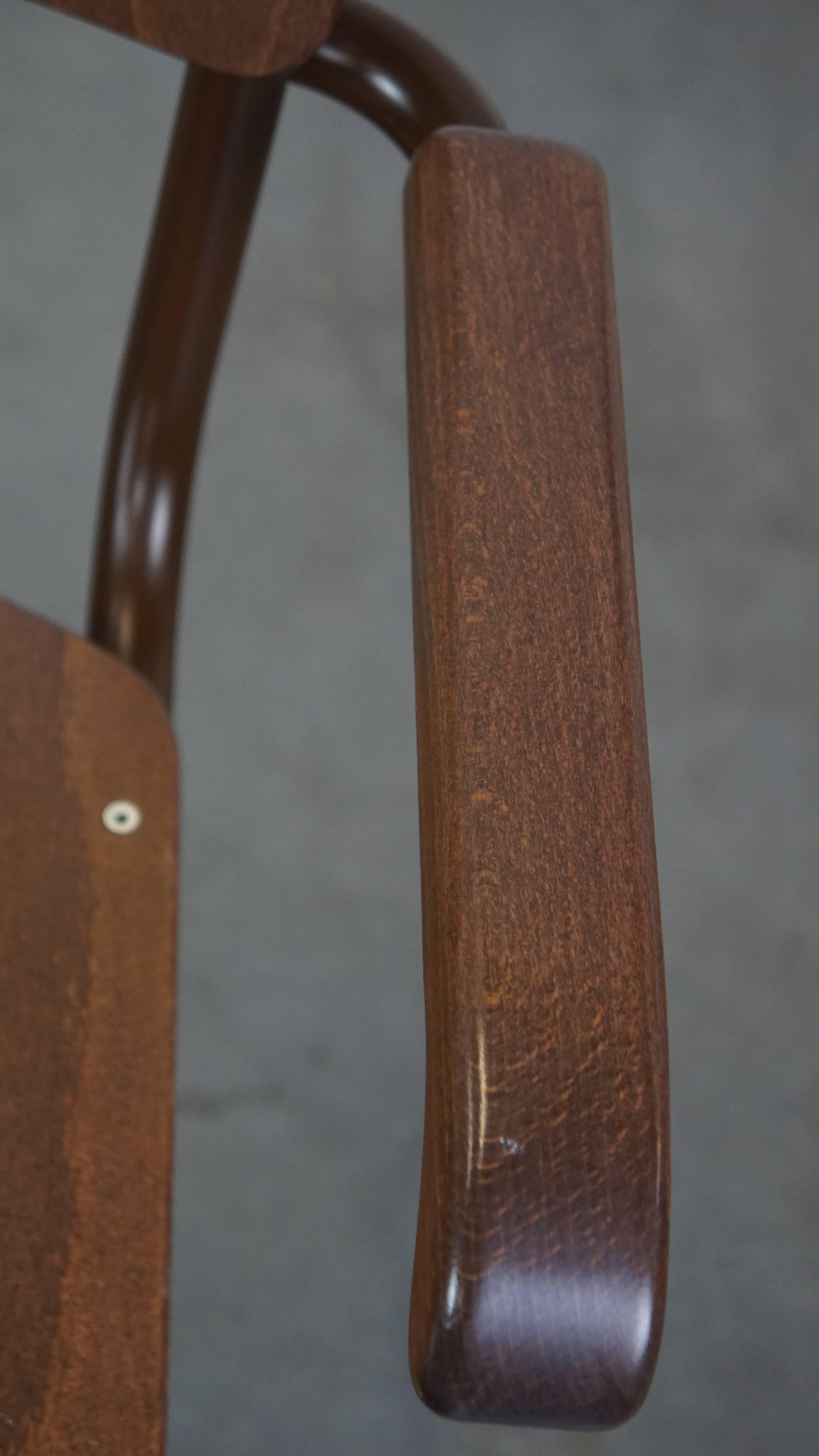 Satz von 2 Thonet Modell S43 Ess-/Beistellstühlen mit Armlehnen im Angebot 3