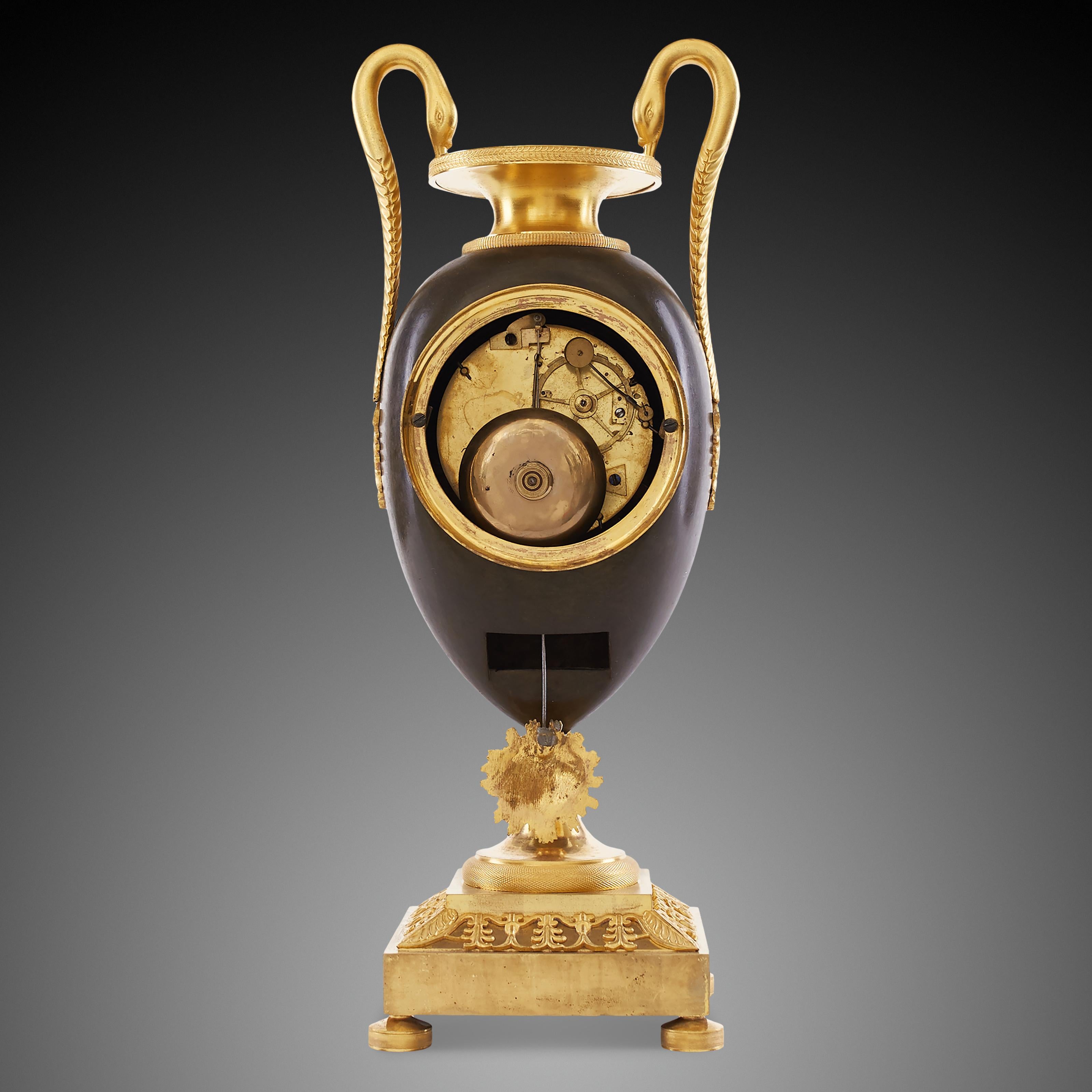 Set Vase Clock 19th Century Style Empire In Good Condition For Sale In Warsaw, PL