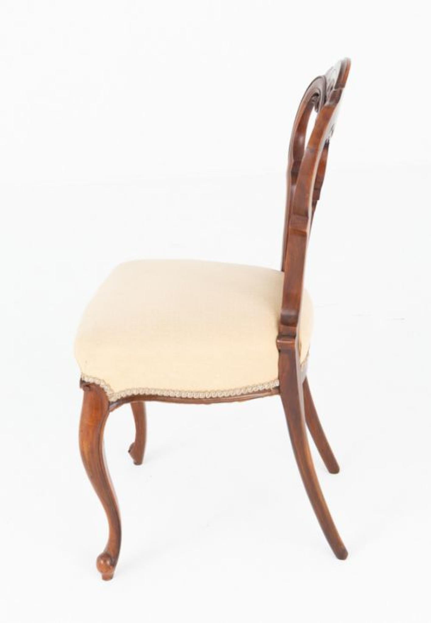 Vittoriano Set di sedie da pranzo vittoriane 6 sedute cabriole in noce 1860 in vendita