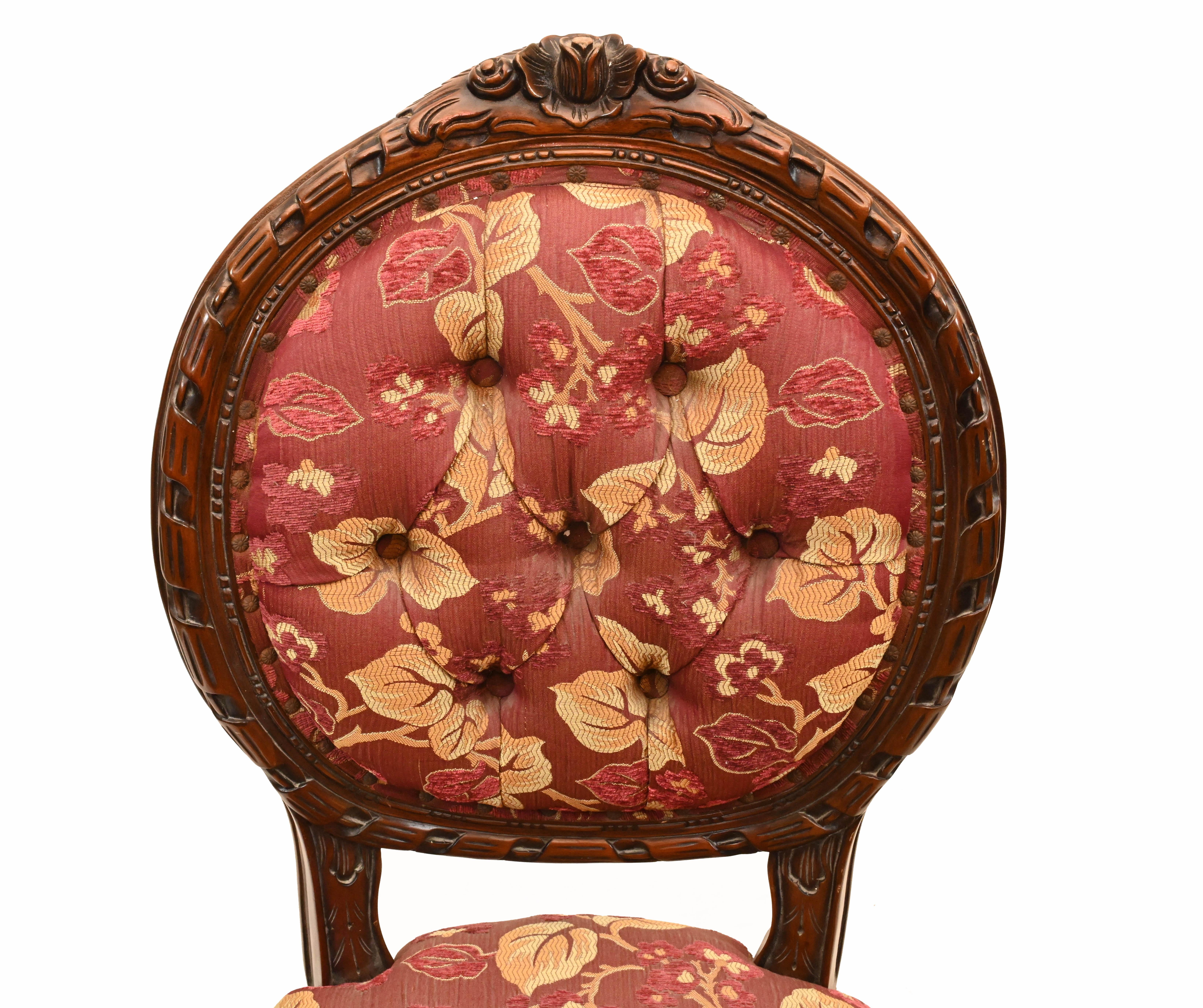 Fin du XIXe siècle Ensemble de chaises de salle à manger victoriennes en acajou tapissées de 1880 en vente