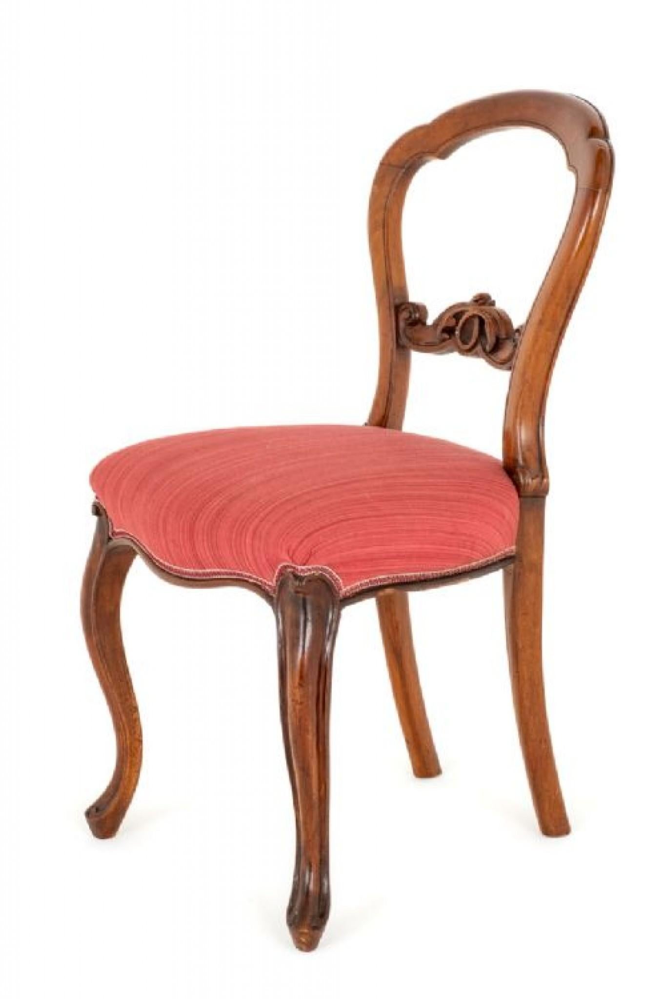 Mid-19th Century Set Victorian Dining Chairs Walnut Balloon Back For Sale