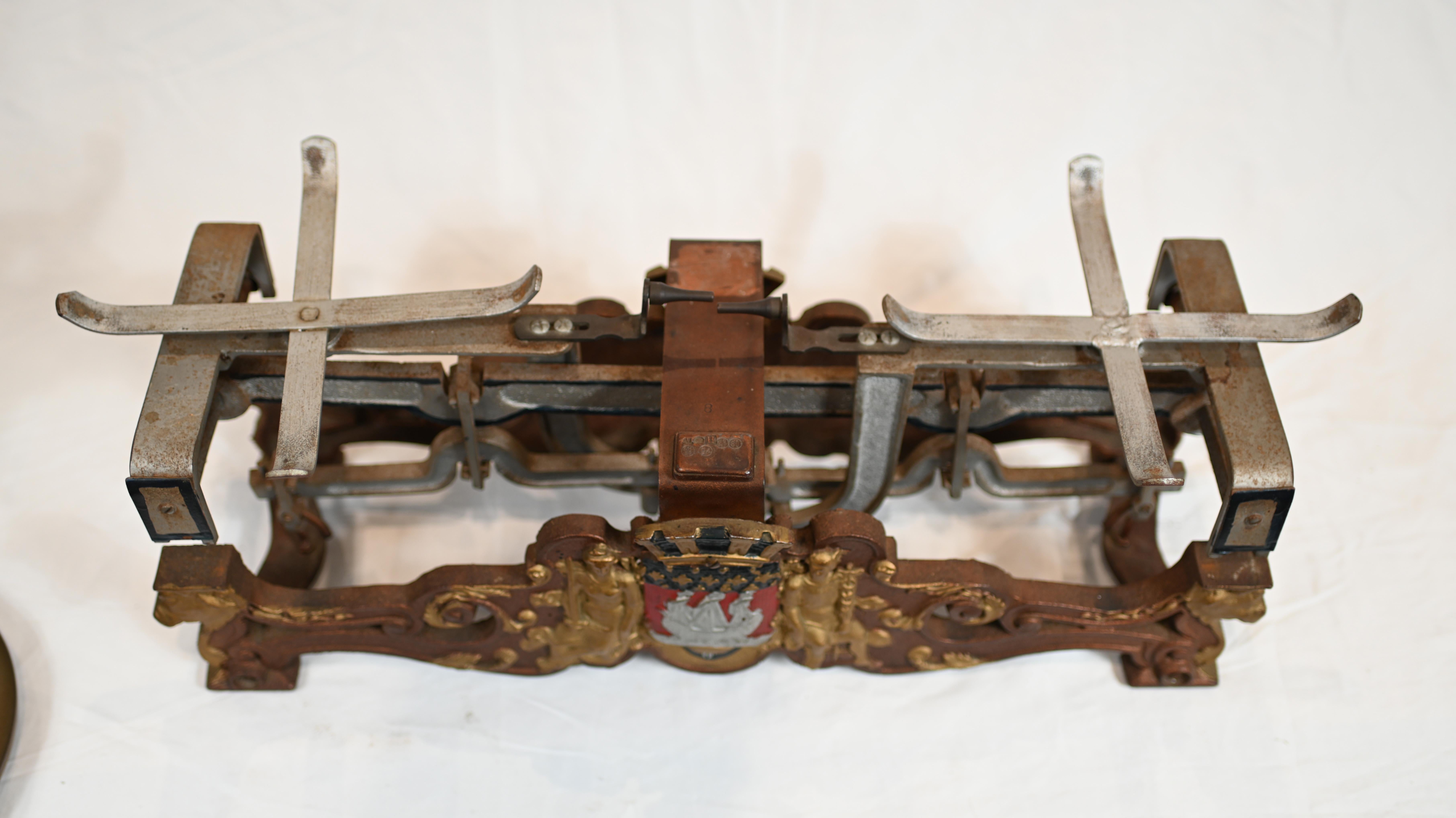 Set Victorian Scales Cast Iron Coloured Crest Weights For Sale 2