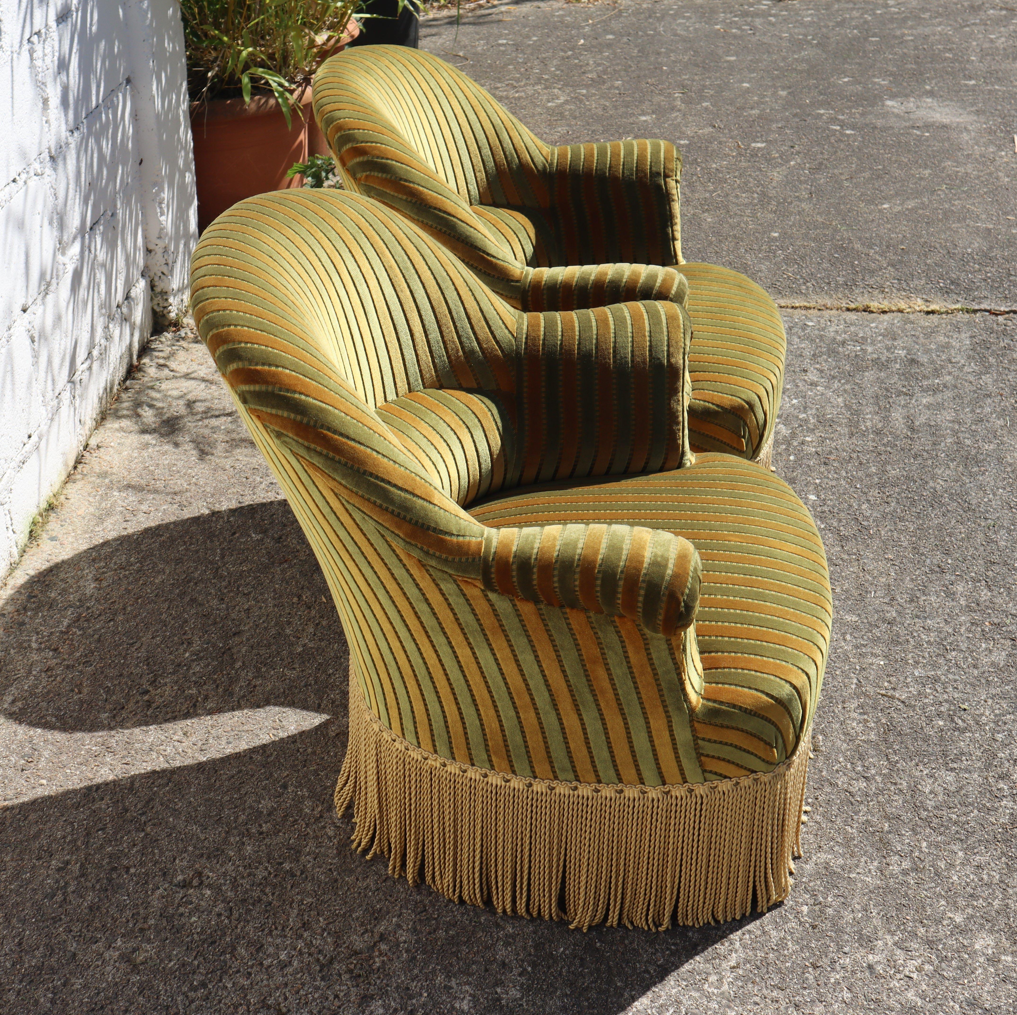 Lote de 2 Sillones Sapo Vintage-Crapaud Lounge Seater-Estilo Napoleón III-50s mediados del siglo XX en venta