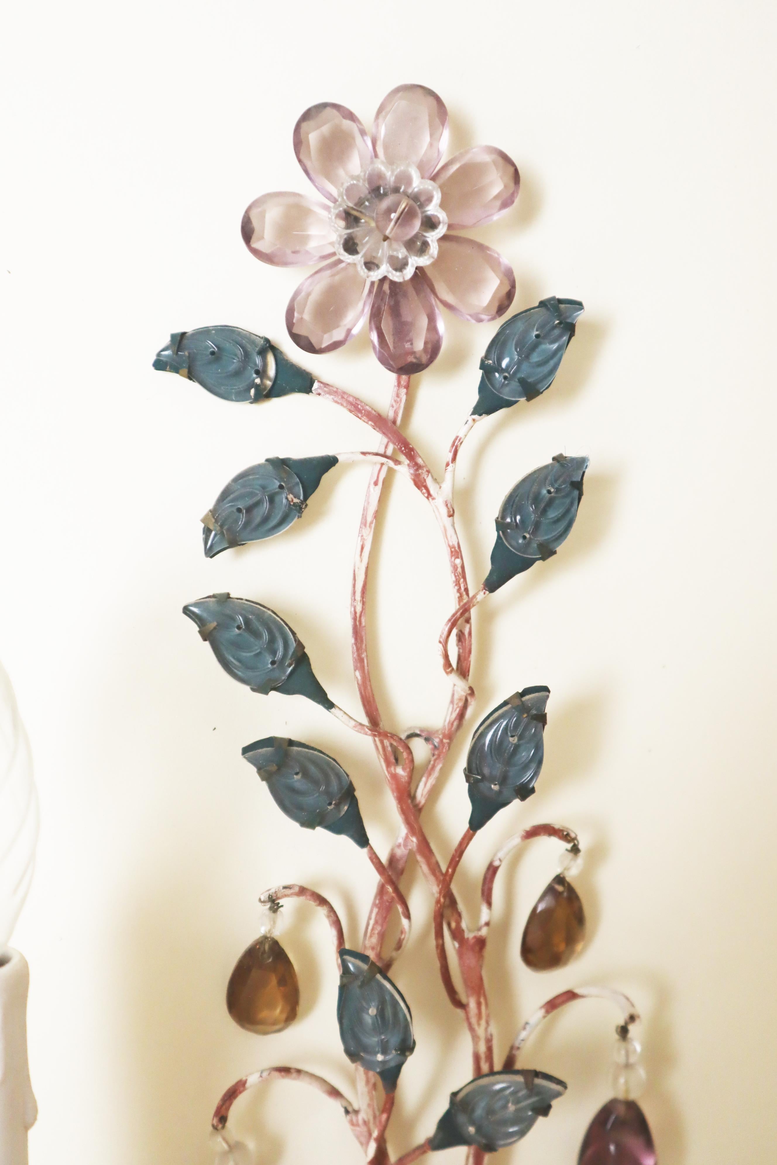 Set Wall Lights Attributed Maison Baguès With Colored Fowers and Marbled Metal In Good Condition For Sale In Hannover, DE