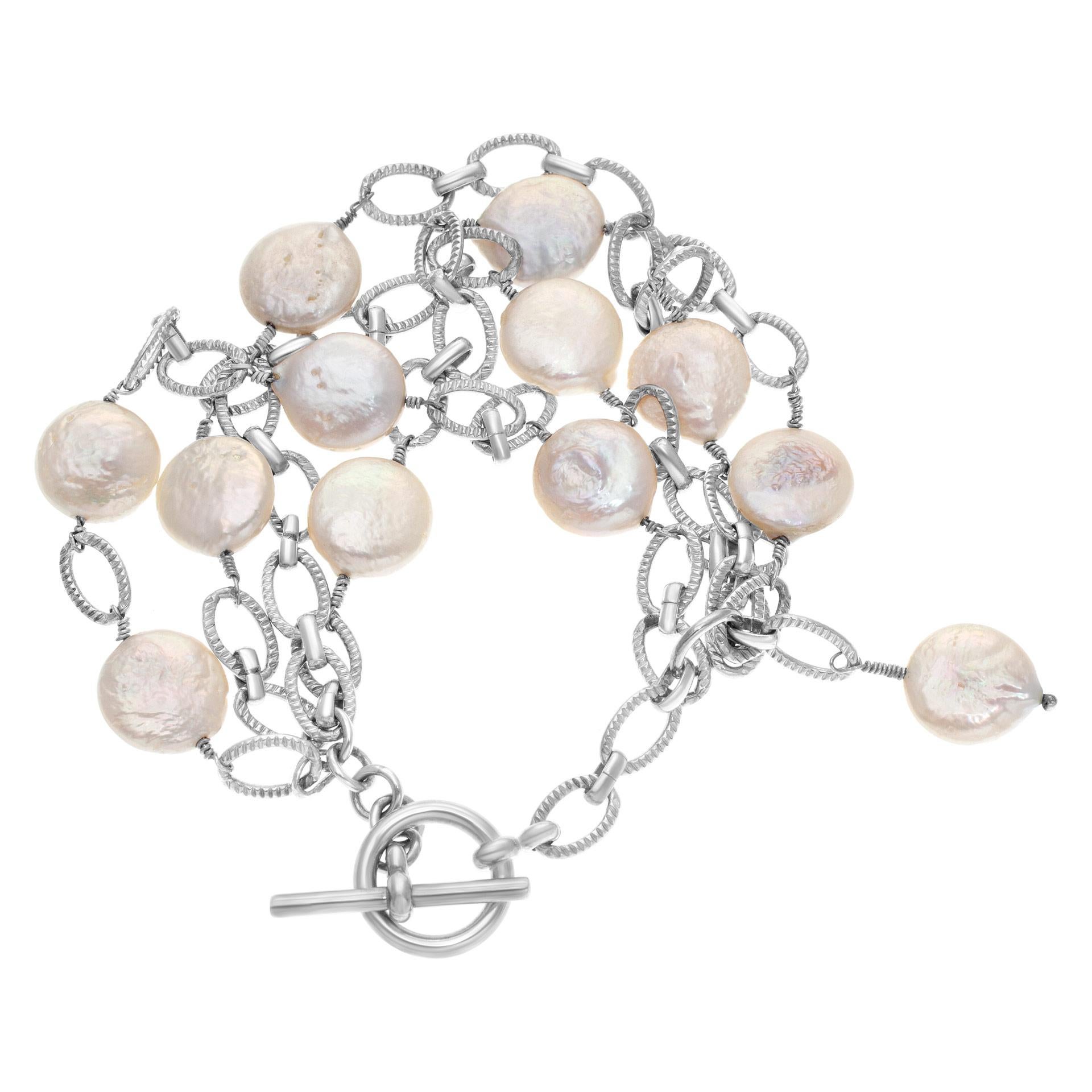 Ensemble de boucles d'oreilles, bracelet et collier en or blanc 14 carats avec nacre en vente 1